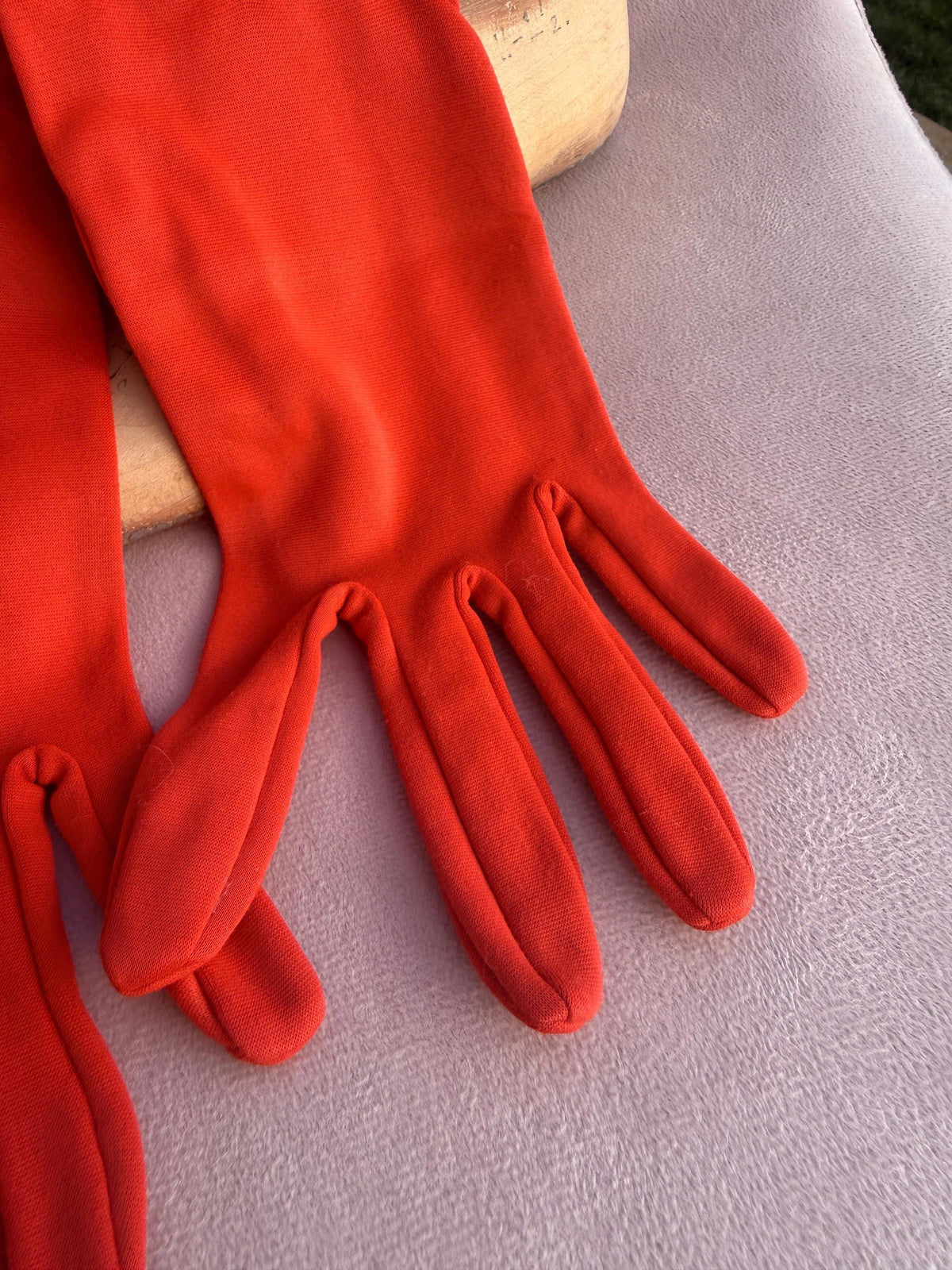 Vintage Red Fabric Gloves with Gathered Cuffs – Bright Occasion Evening Accessories