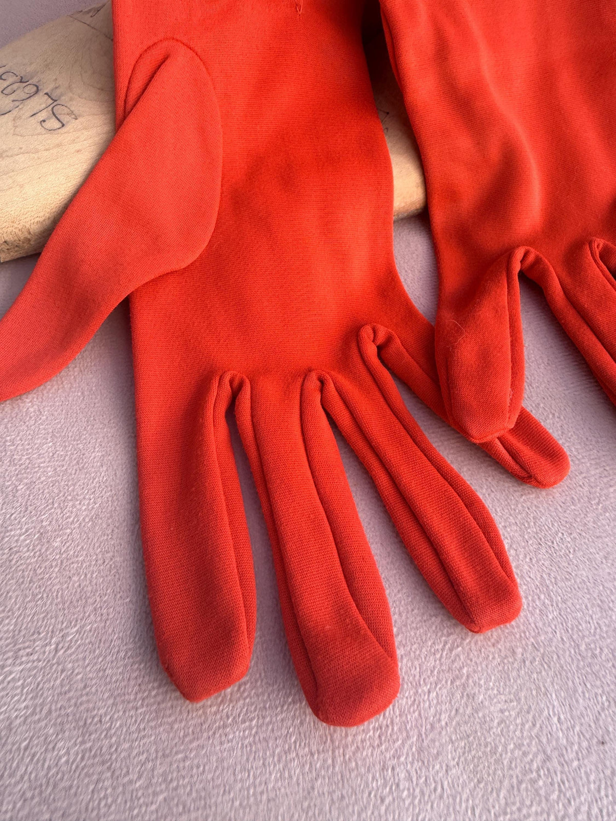 Vintage Red Fabric Gloves with Gathered Cuffs – Bright Occasion Evening Accessories