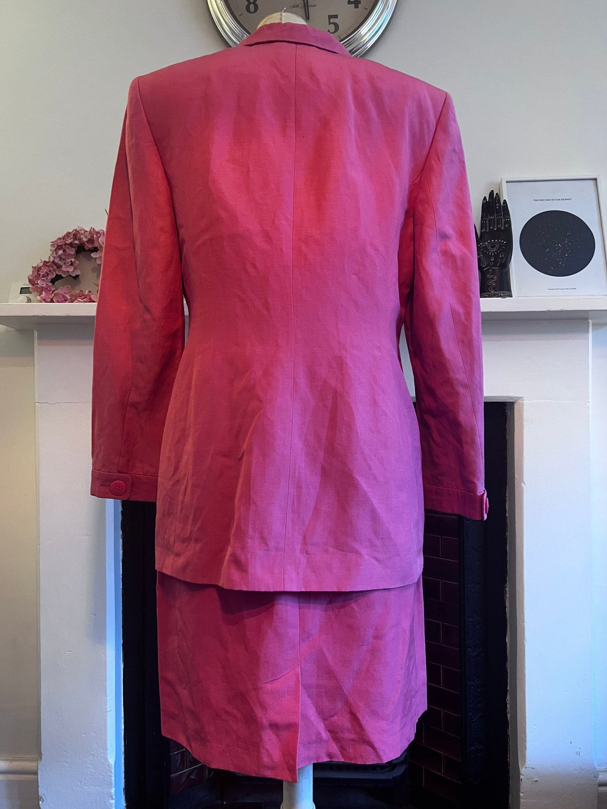 Vintage Silk Suit Linen Skirt Suit - pencil Skirt and longline blazer with pocket details Size UK12 - Pink 1990s
