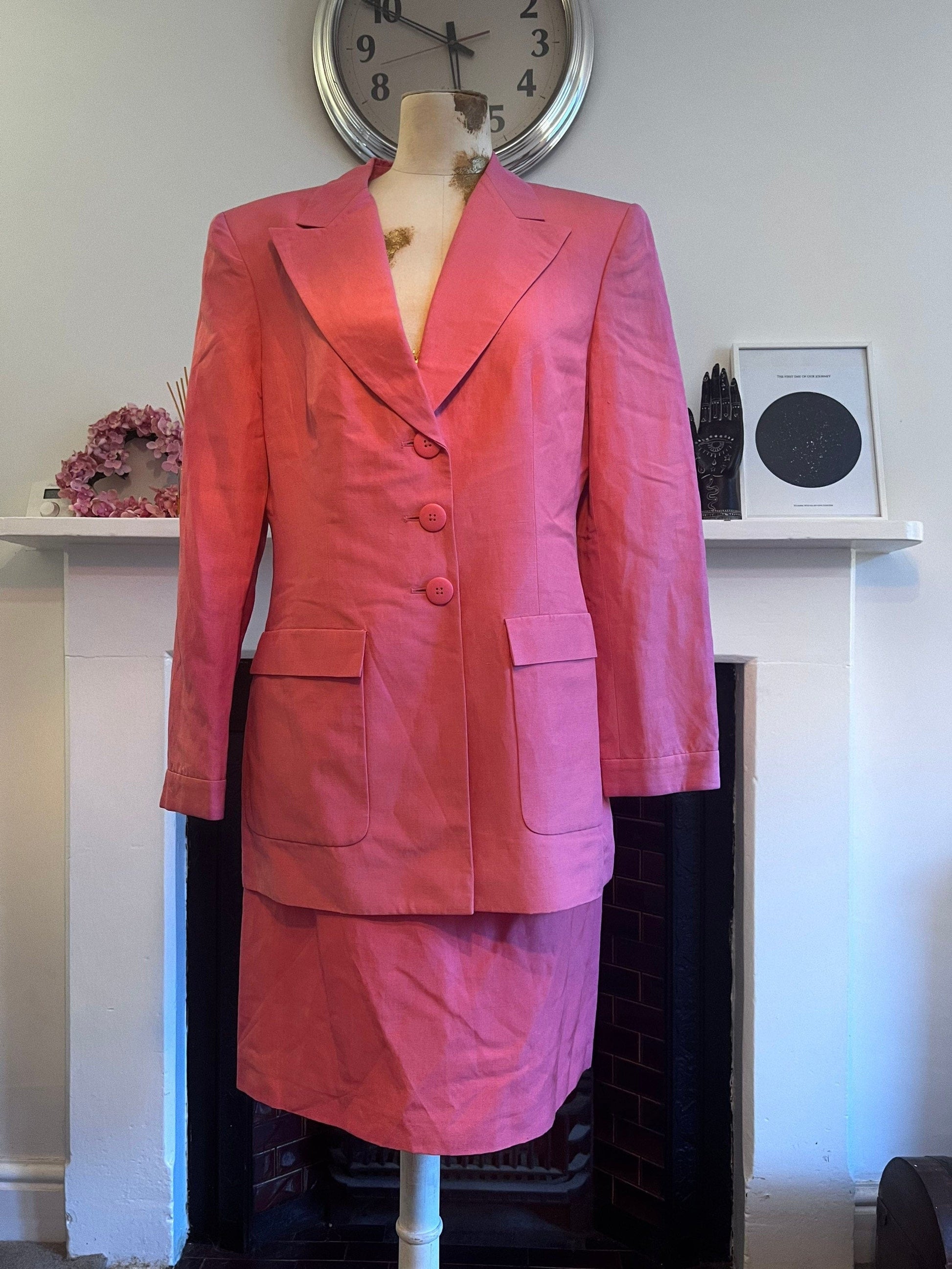 Vintage Silk Suit Linen Skirt Suit - pencil Skirt and longline blazer with pocket details Size UK12 - Pink 1990s