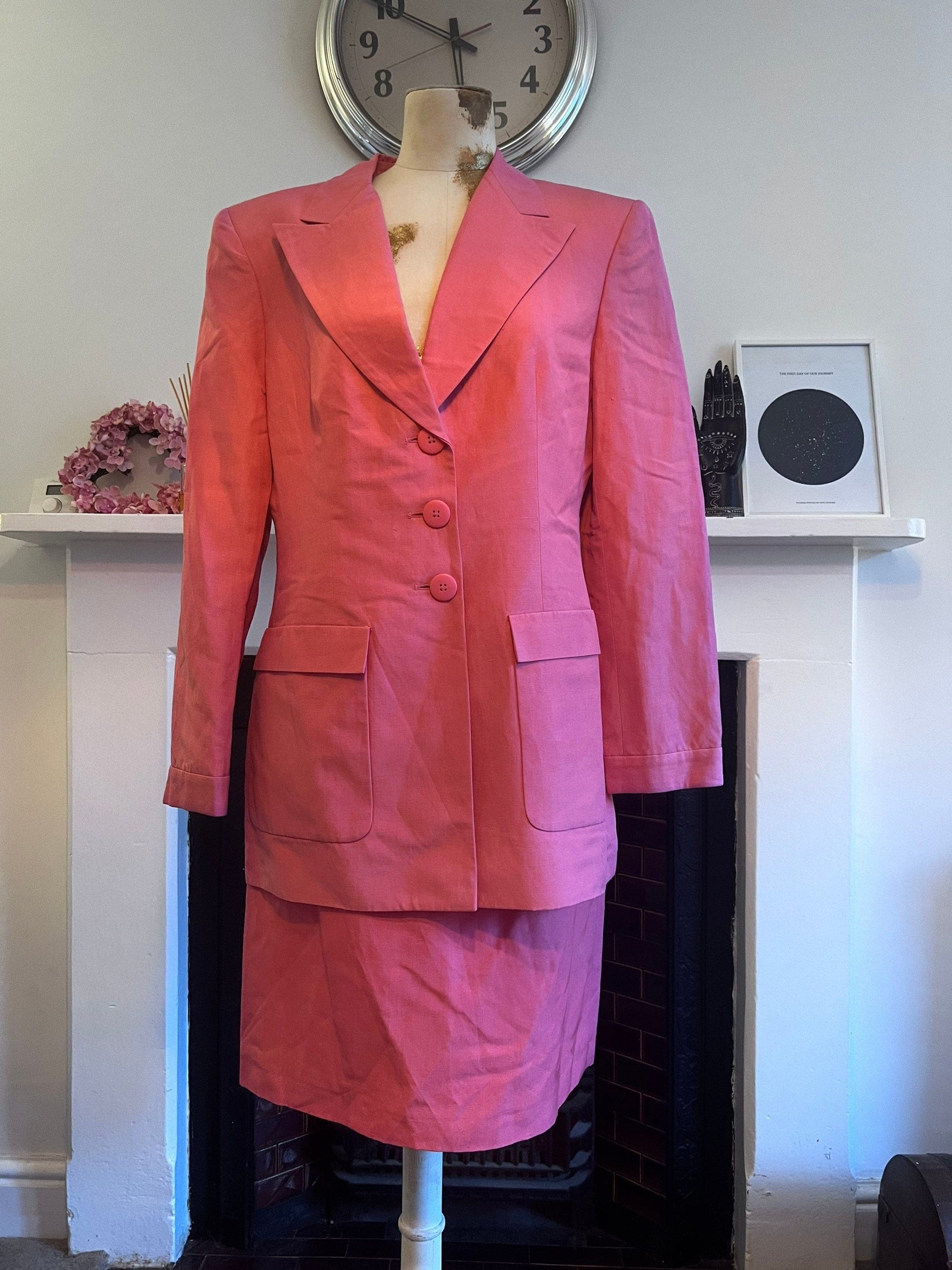 Vintage Silk Suit Linen Skirt Suit - pencil Skirt and longline blazer with pocket details Size UK12 - Pink 1990s