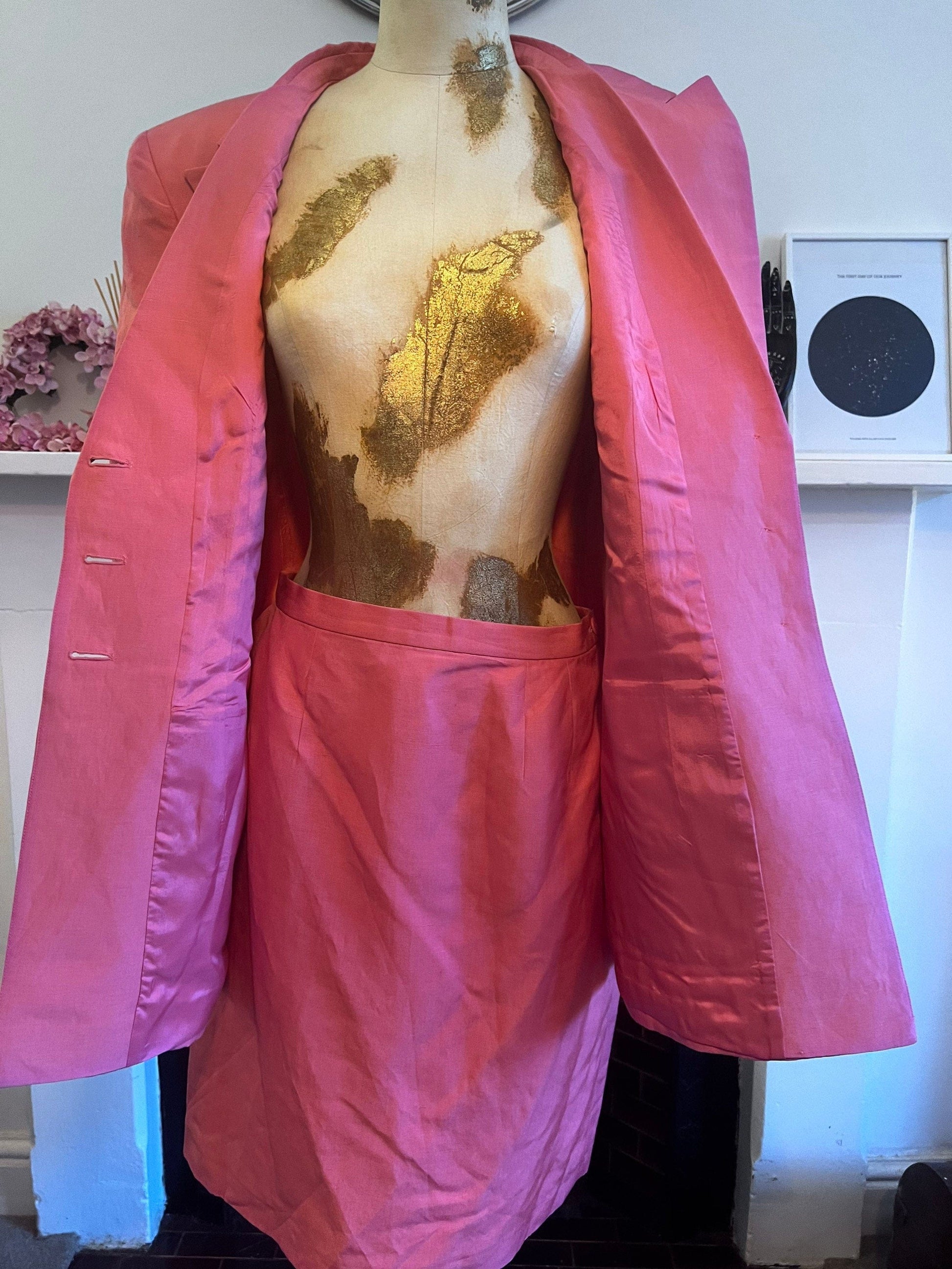 Vintage Silk Suit Linen Skirt Suit - pencil Skirt and longline blazer with pocket details Size UK12 - Pink 1990s