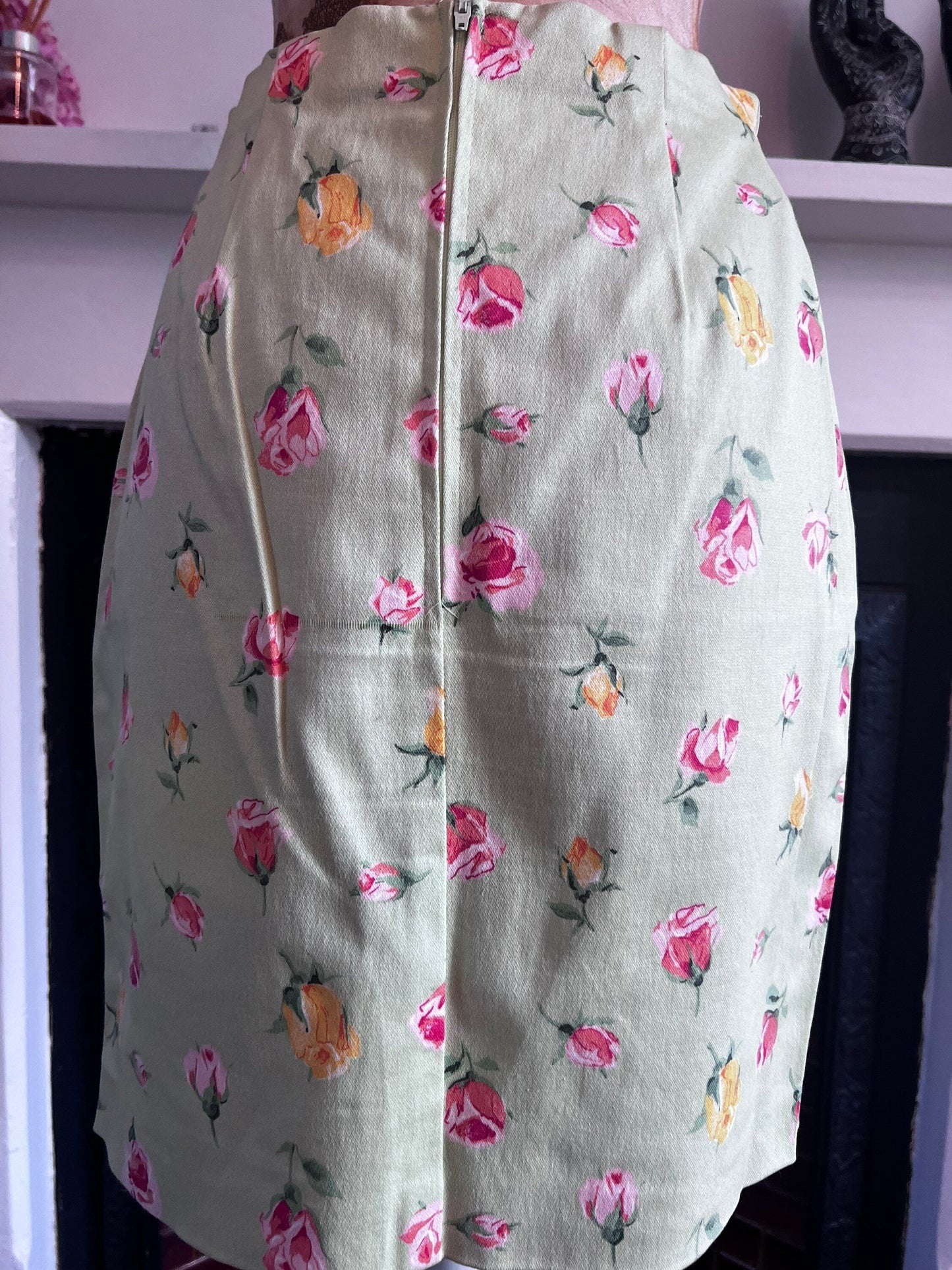 Vintage 90s M&S green floral skirt - pink yellow flowered skirt with back zip - stretch Lyrca pencil skirt