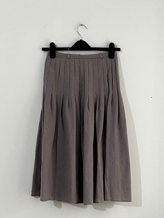 vintage skirt Purple grey Pleat midi skirt wool. Pale mauve purple grey soft pleats at the top UK 6
