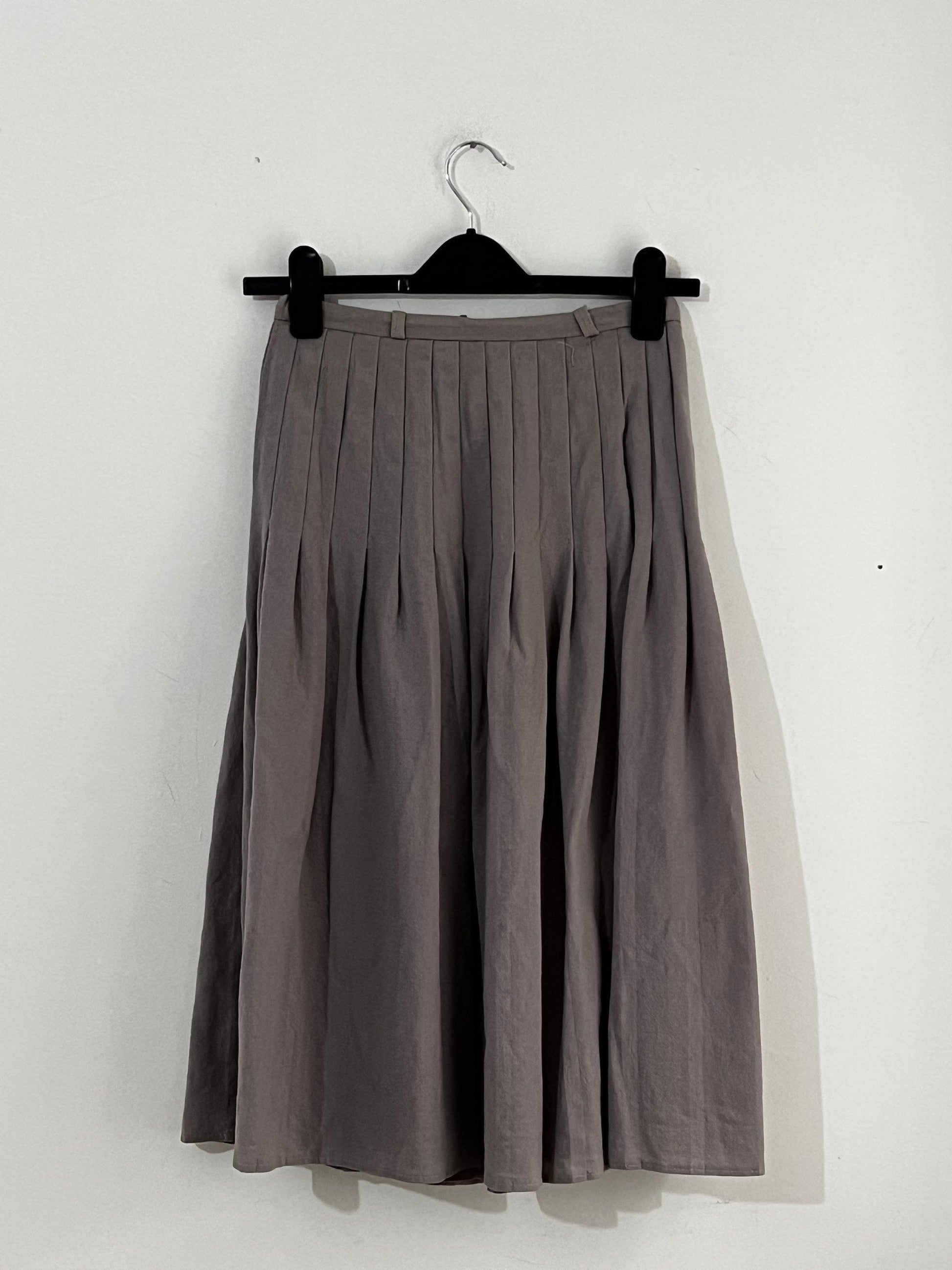 Purple grey Pleat midi skirt wool. Pale mauve purple grey soft pleats at the top UK 6 Active Restock requests: 0