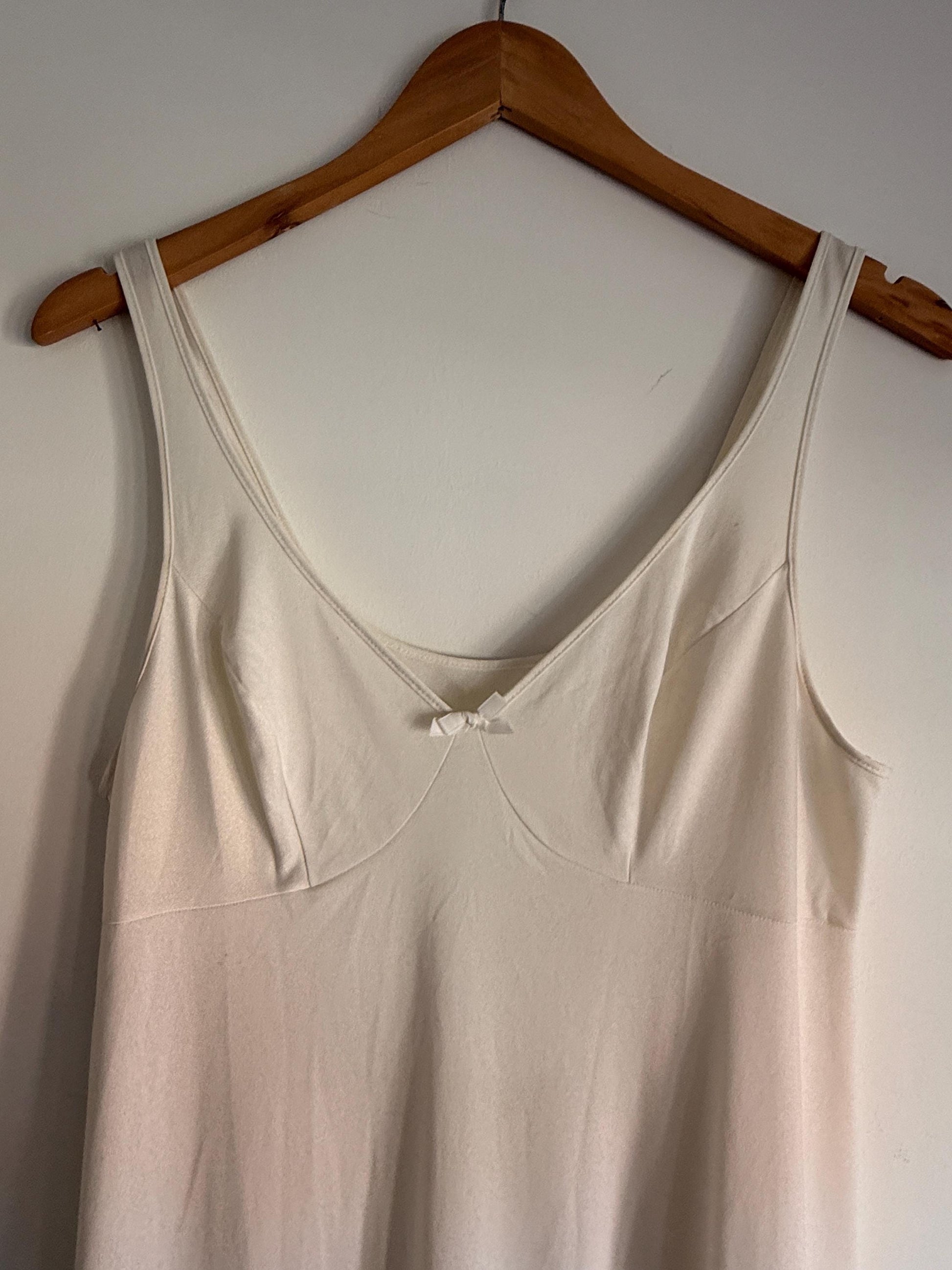 Vintage St Michael Ivory Full Length Slip – 1970s/80s Nylon Maxi Petticoat Nightdress – 36" Bust