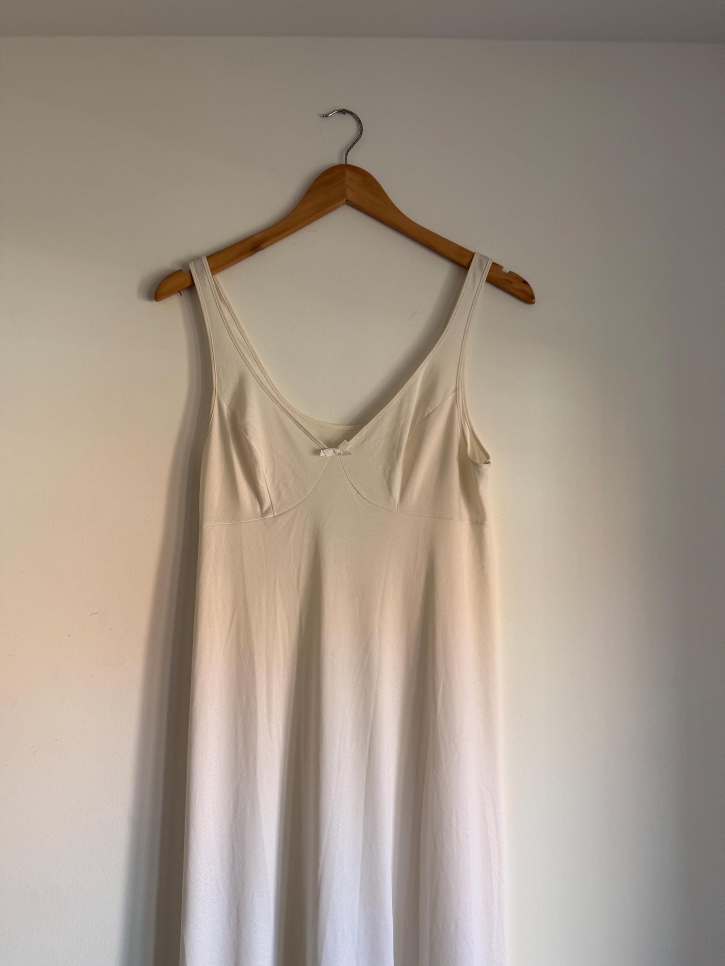 Vintage St Michael Ivory Full Length Slip – 1970s/80s Nylon Maxi Petticoat Nightdress – 36" Bust