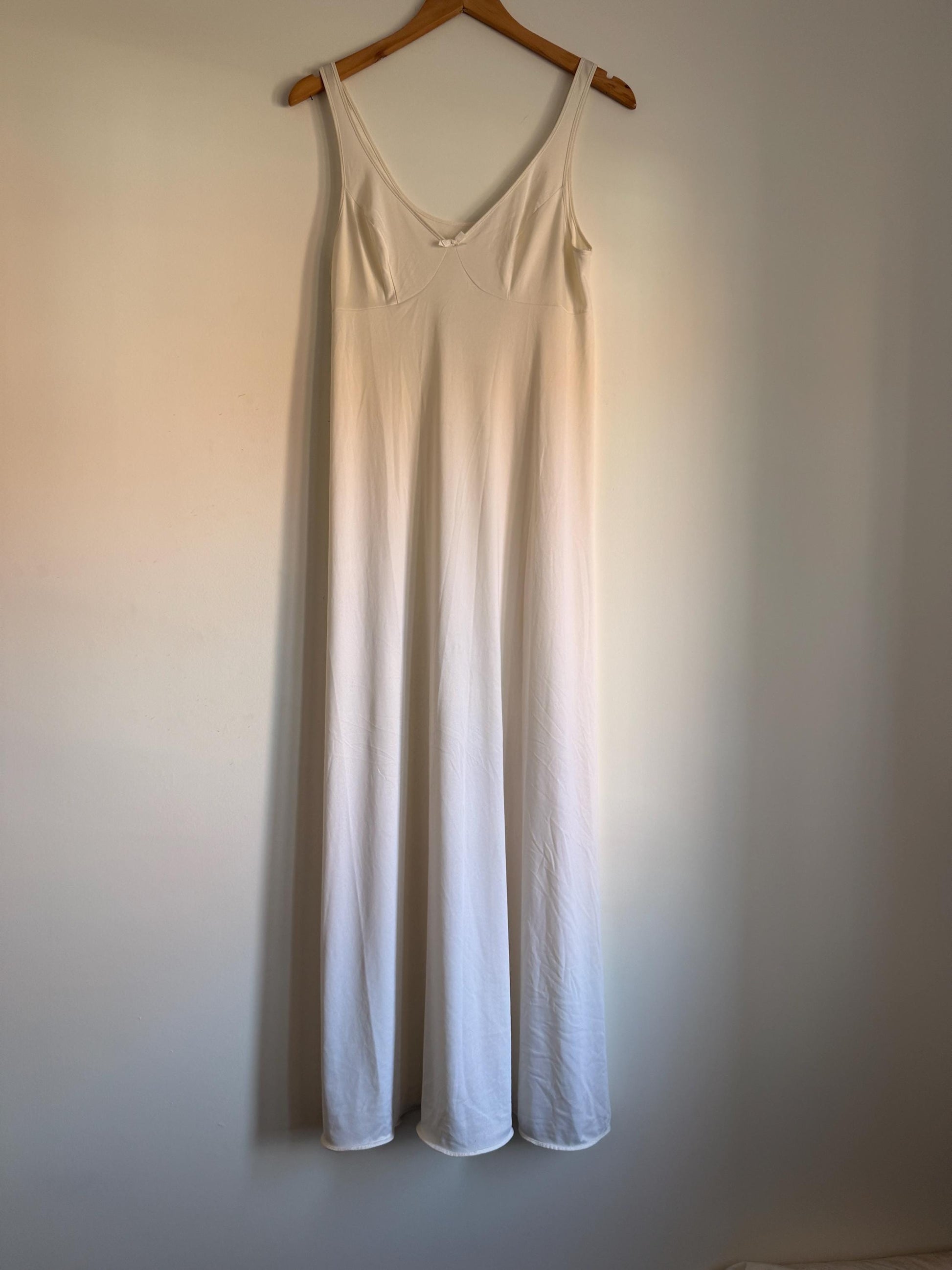 Vintage St Michael Ivory Full Length Slip – 1970s/80s Nylon Maxi Petticoat Nightdress – 36" Bust
