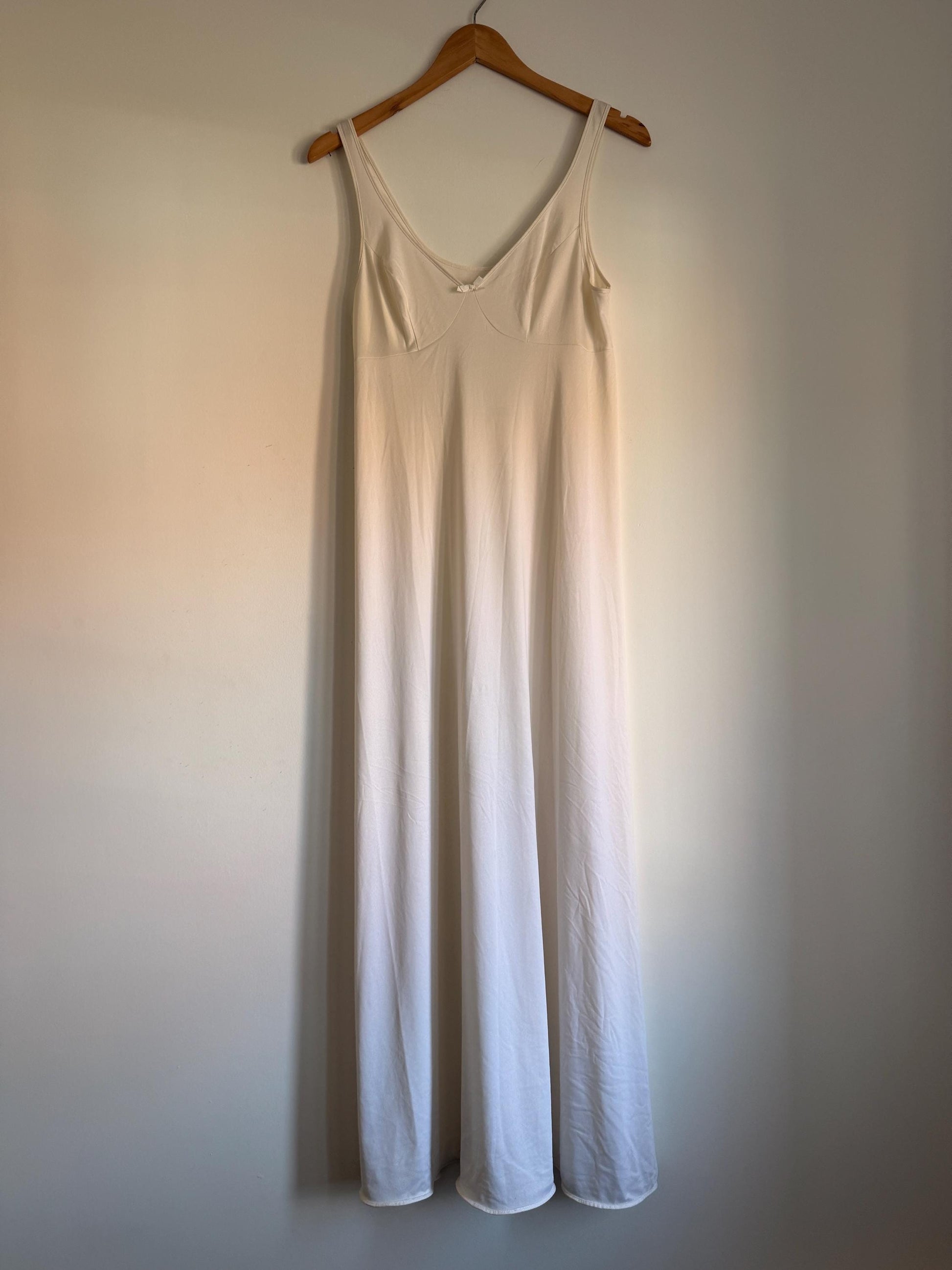 Vintage St Michael Ivory Full Length Slip – 1970s/80s Nylon Maxi Petticoat Nightdress – 36" Bust