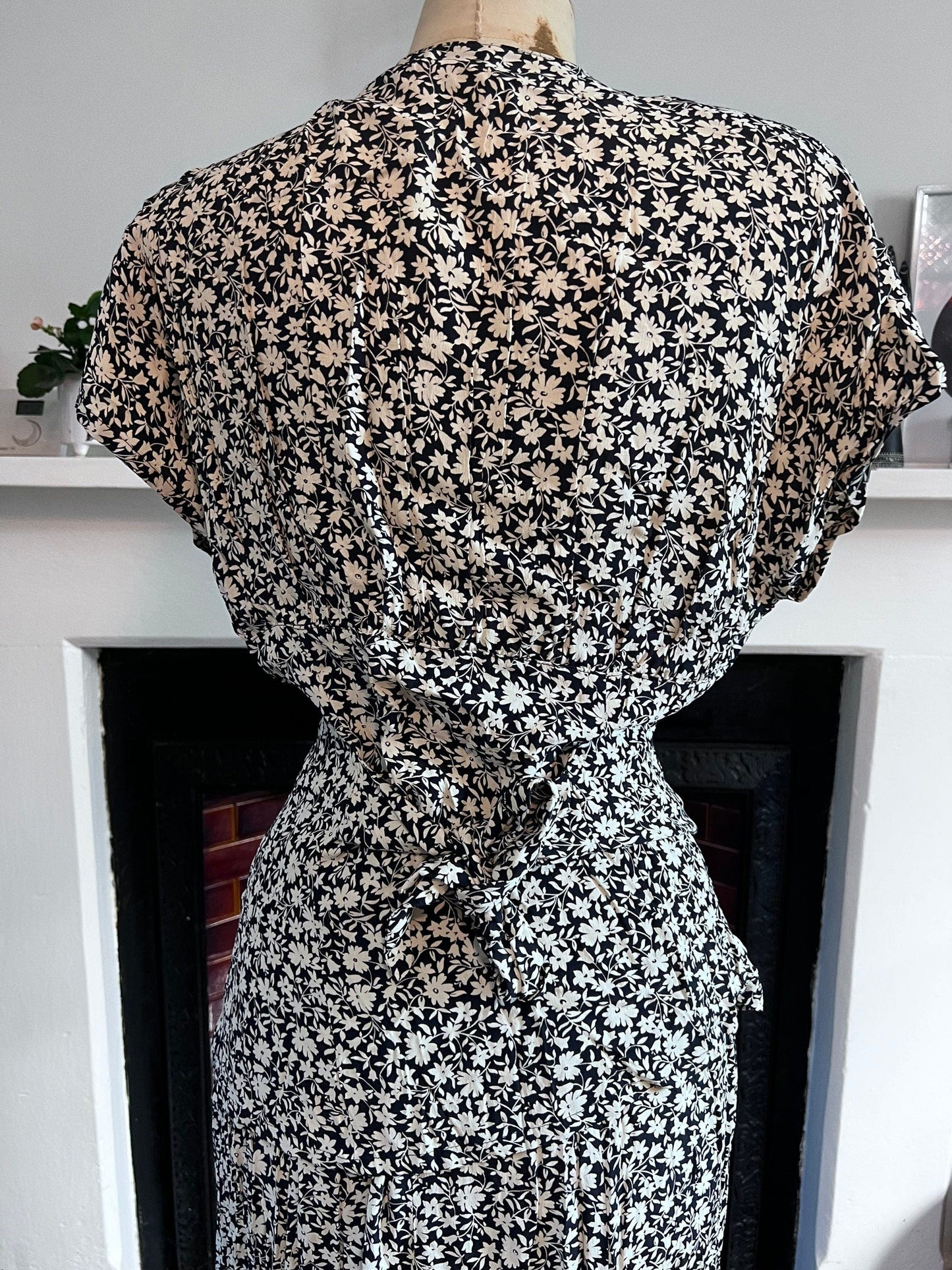 Vintage Suit 80s two peice skirt & top navy and white floral dot - 1940s Style waist tie fitted blouse 1980s two piece set by Betty Barclay