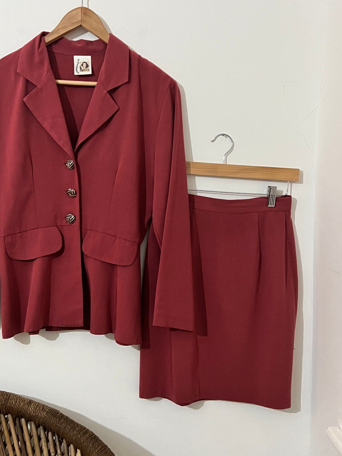 Deep Coral cotton Mix 80s Skirt Suit - Skirt and blazer Size 8-10