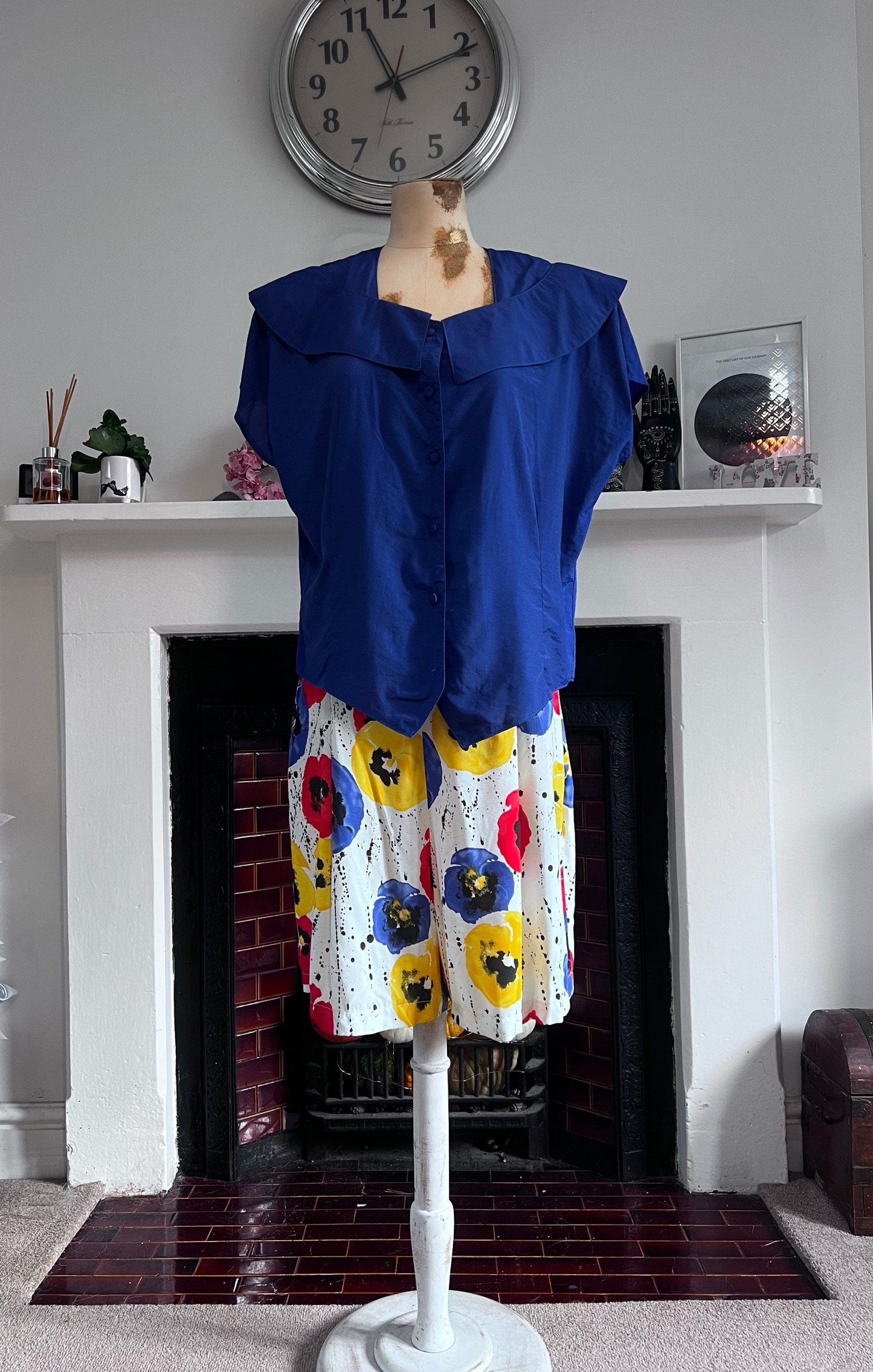 Vintage Suit Set 80s two peice shorts & top bright and white floral - bright blue blouse and poppy shorts 1980s two piece set