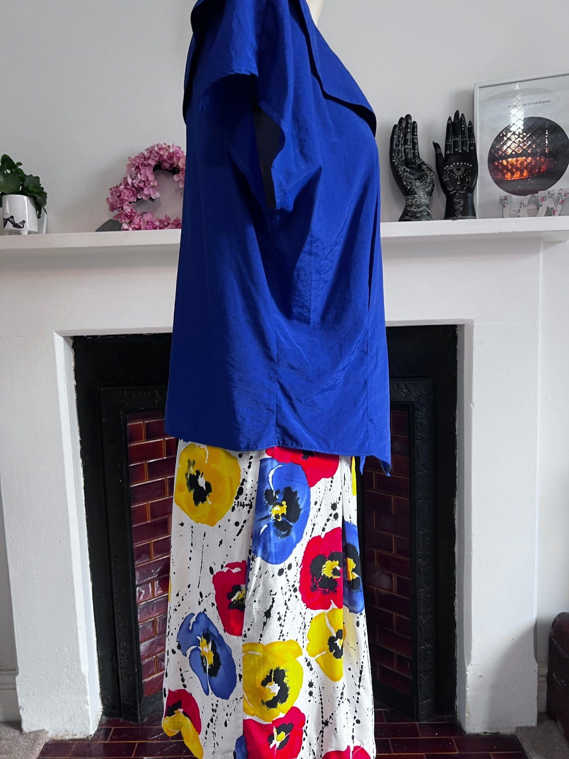 Vintage Suit Set 80s two peice shorts & top bright and white floral - bright blue blouse and poppy shorts 1980s two piece set