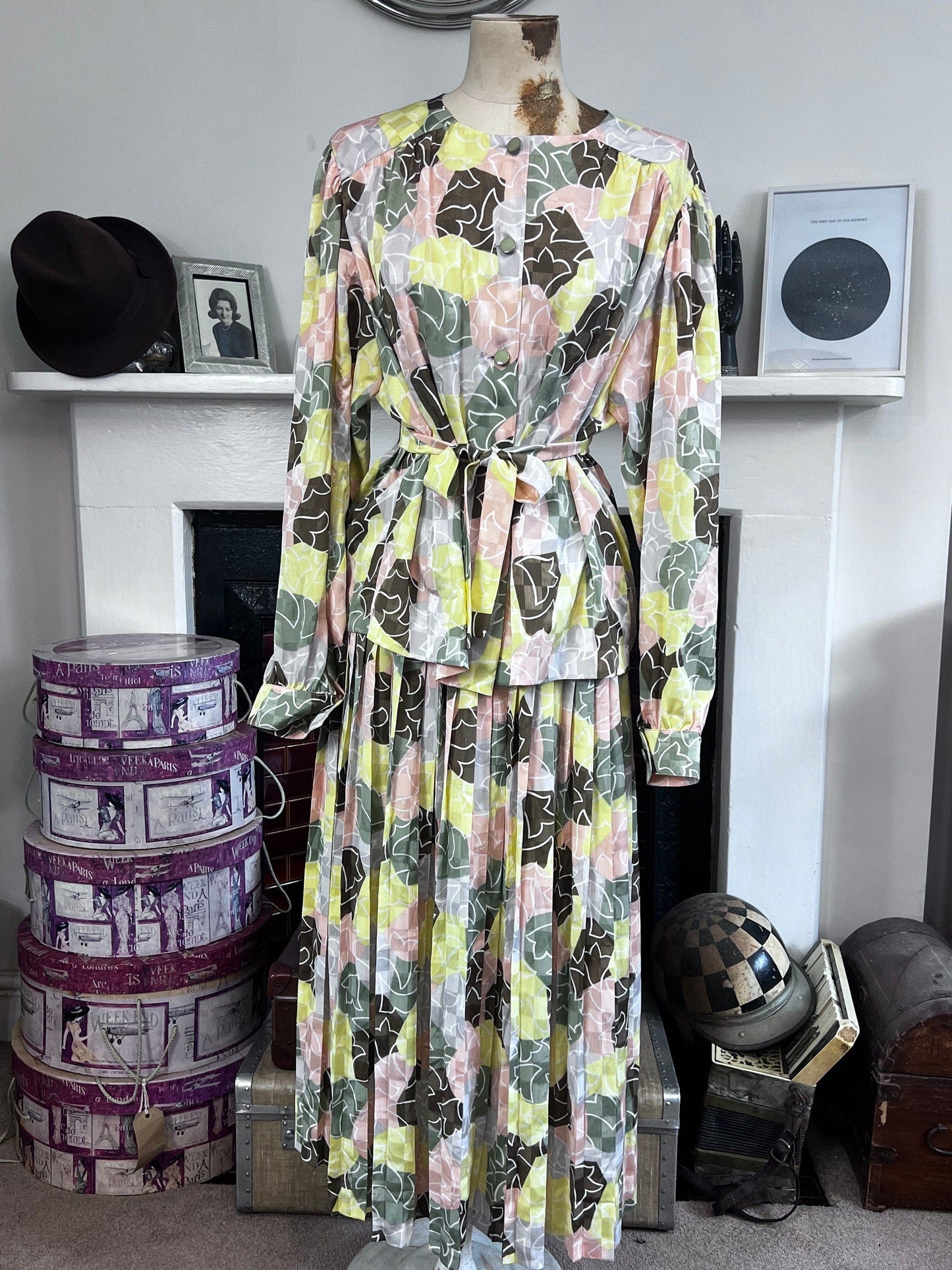 Co-ordinated Blouse and pleated skirt set Pink Brown Yellow, Floral 80s - Skirt set, Two Peice suit set, skirt set, blouse and skirt set