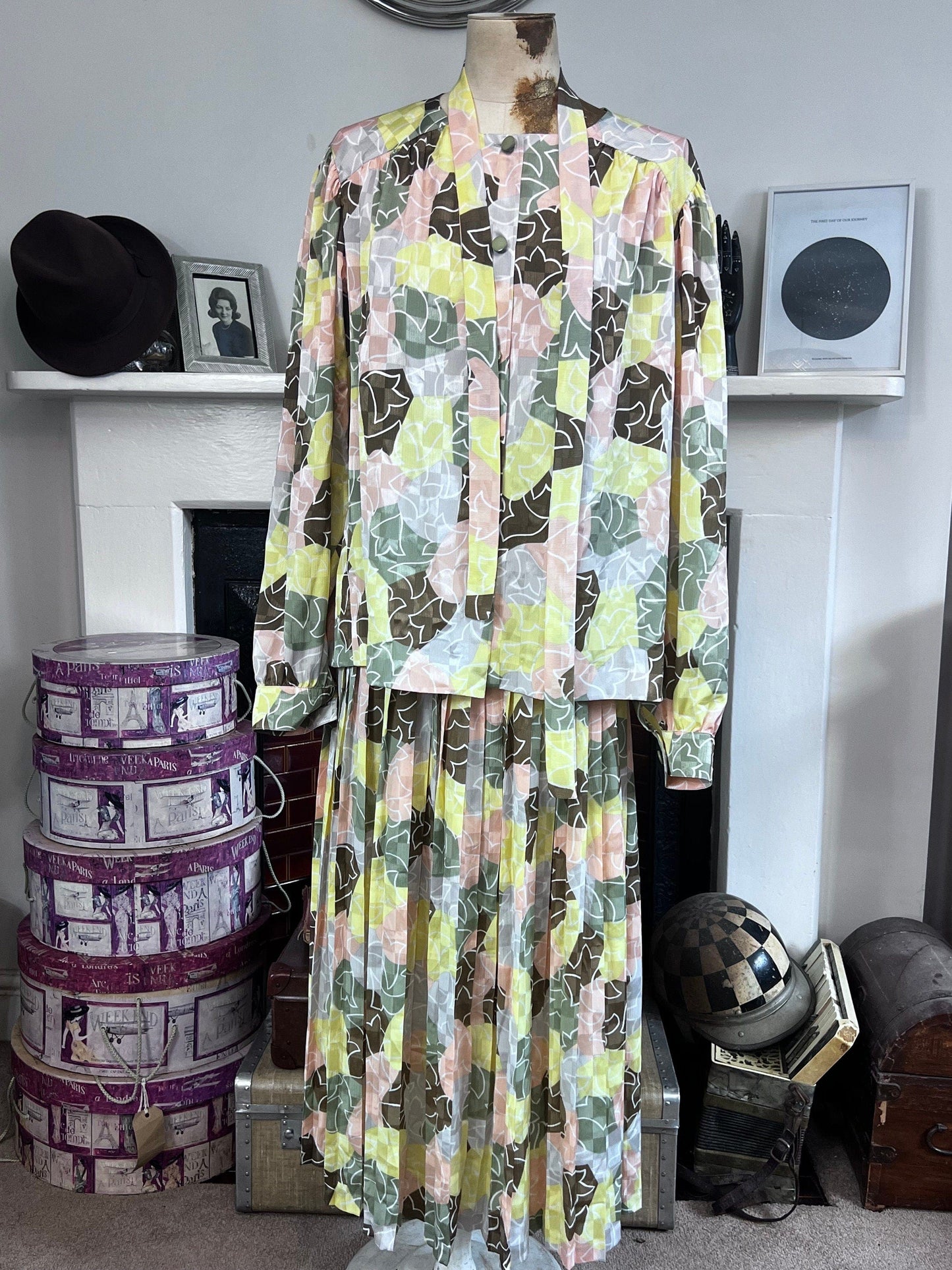 Co-ordinated Blouse and pleated skirt set Pink Brown Yellow, Floral 80s - Skirt set, Two Peice suit set, skirt set, blouse and skirt set