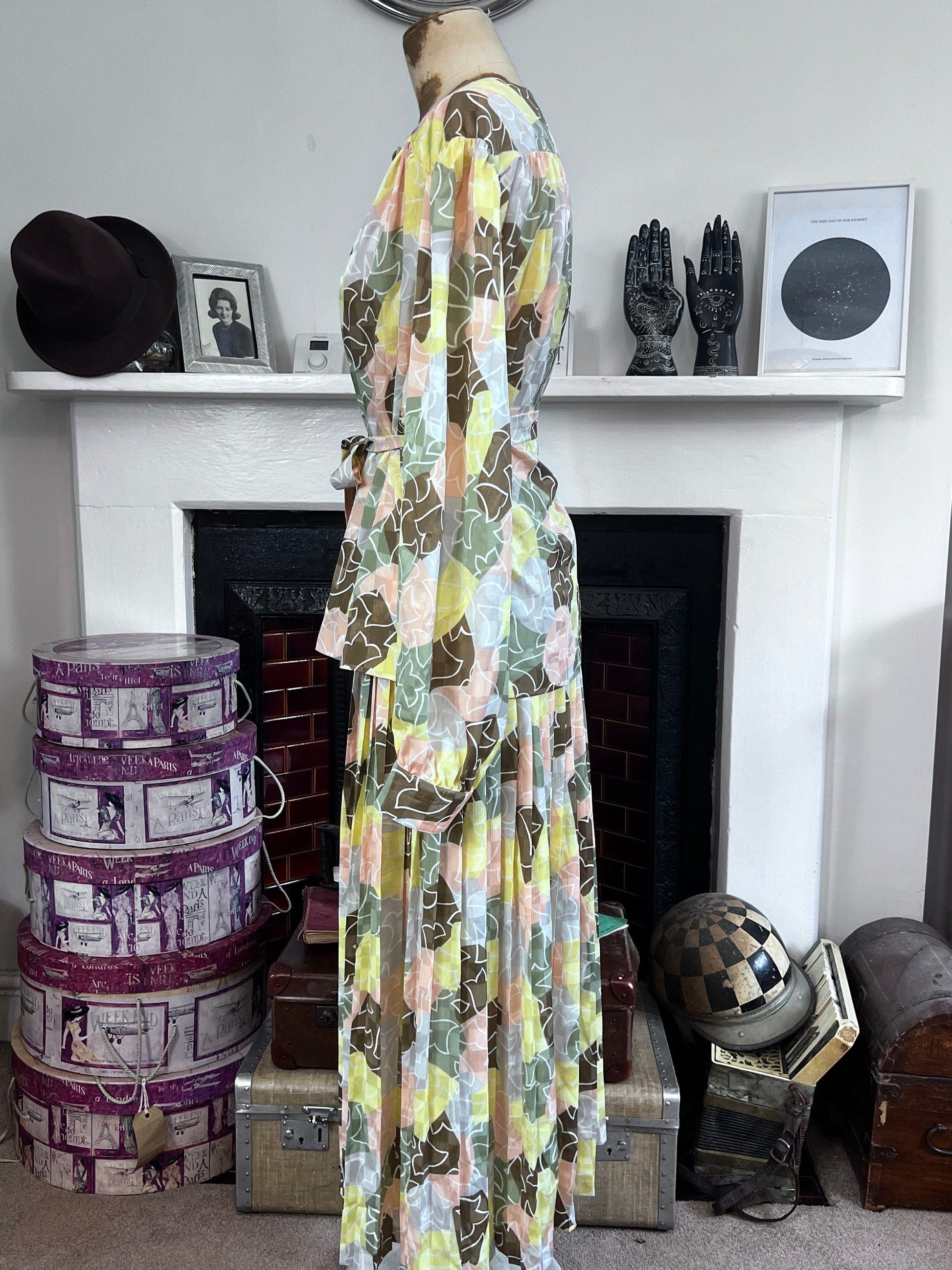 Co-ordinated Blouse and pleated skirt set Pink Brown Yellow, Floral 80s - Skirt set, Two Peice suit set, skirt set, blouse and skirt set