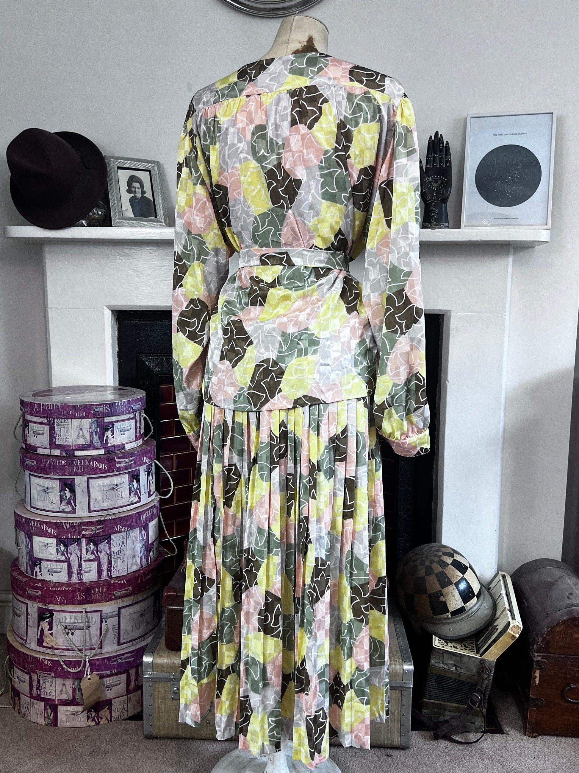 Co-ordinated Blouse and pleated skirt set Pink Brown Yellow, Floral 80s - Skirt set, Two Peice suit set, skirt set, blouse and skirt set