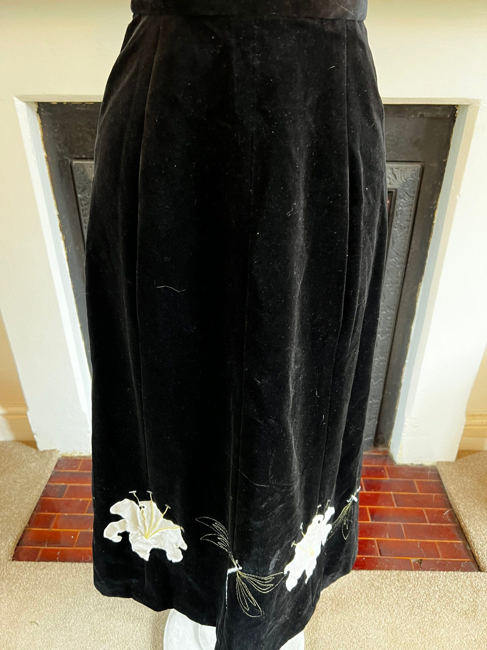Vintage Velvet Skirt Midi Length Black With Lillies and Dragonfly patterns UK Size 8 - Needs New Zip