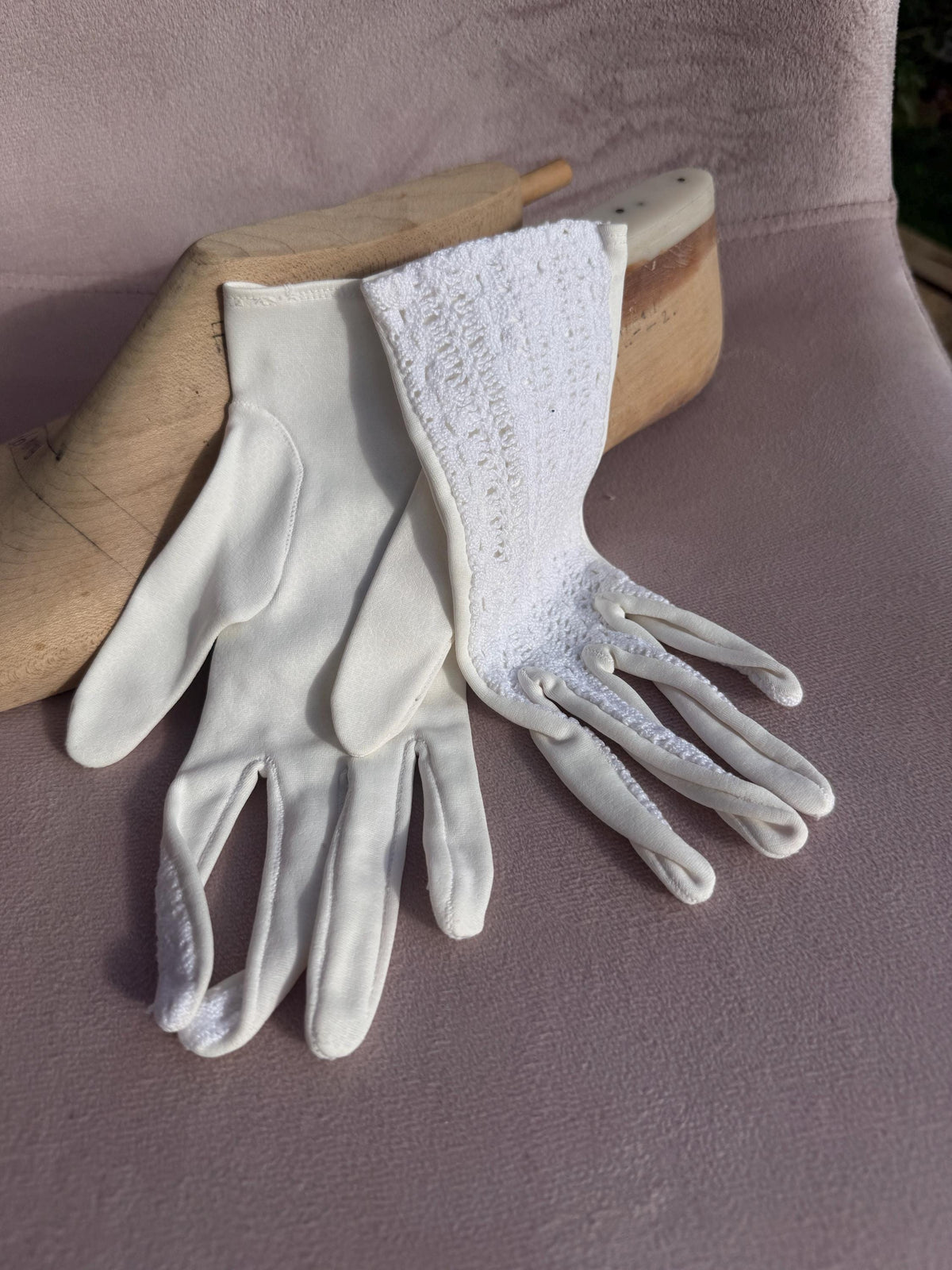 Vintage White Crochet Back Gloves with Cream Fabric Palms – Bridal Wedding Accessories