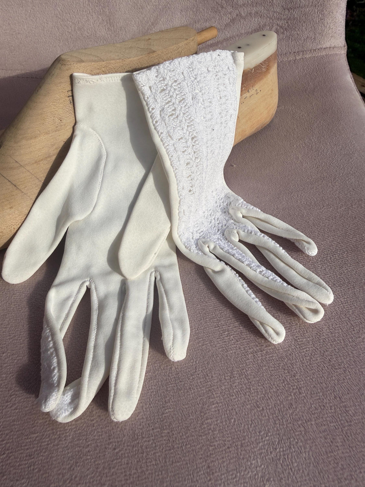Vintage White Crochet Back Gloves with Cream Fabric Palms – Bridal Wedding Accessories