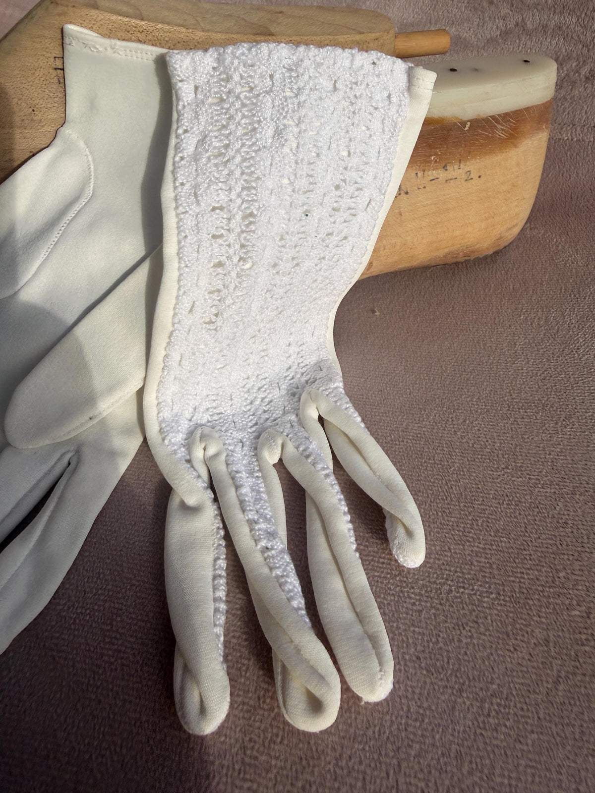 Vintage White Crochet Back Gloves with Cream Fabric Palms – Bridal Wedding Accessories