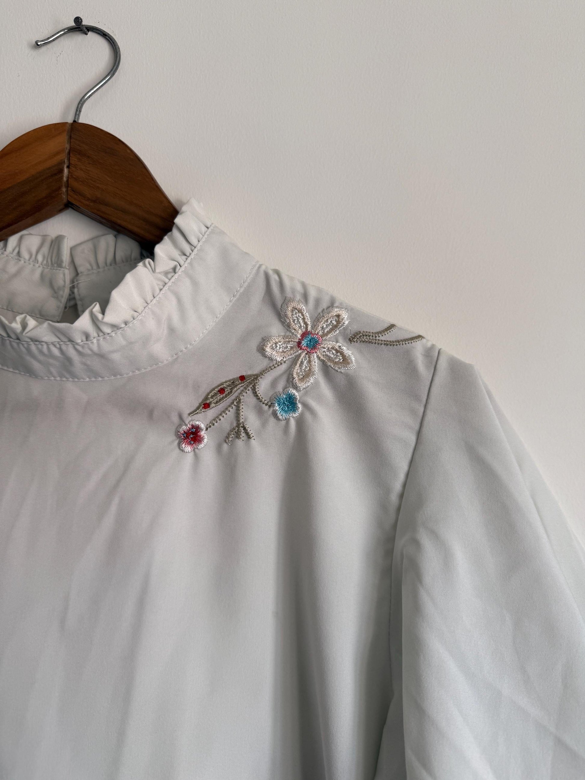 Vintage White Embroidered Flutter Sleeve Blouse | Floral High Neck Top | UK 12-14