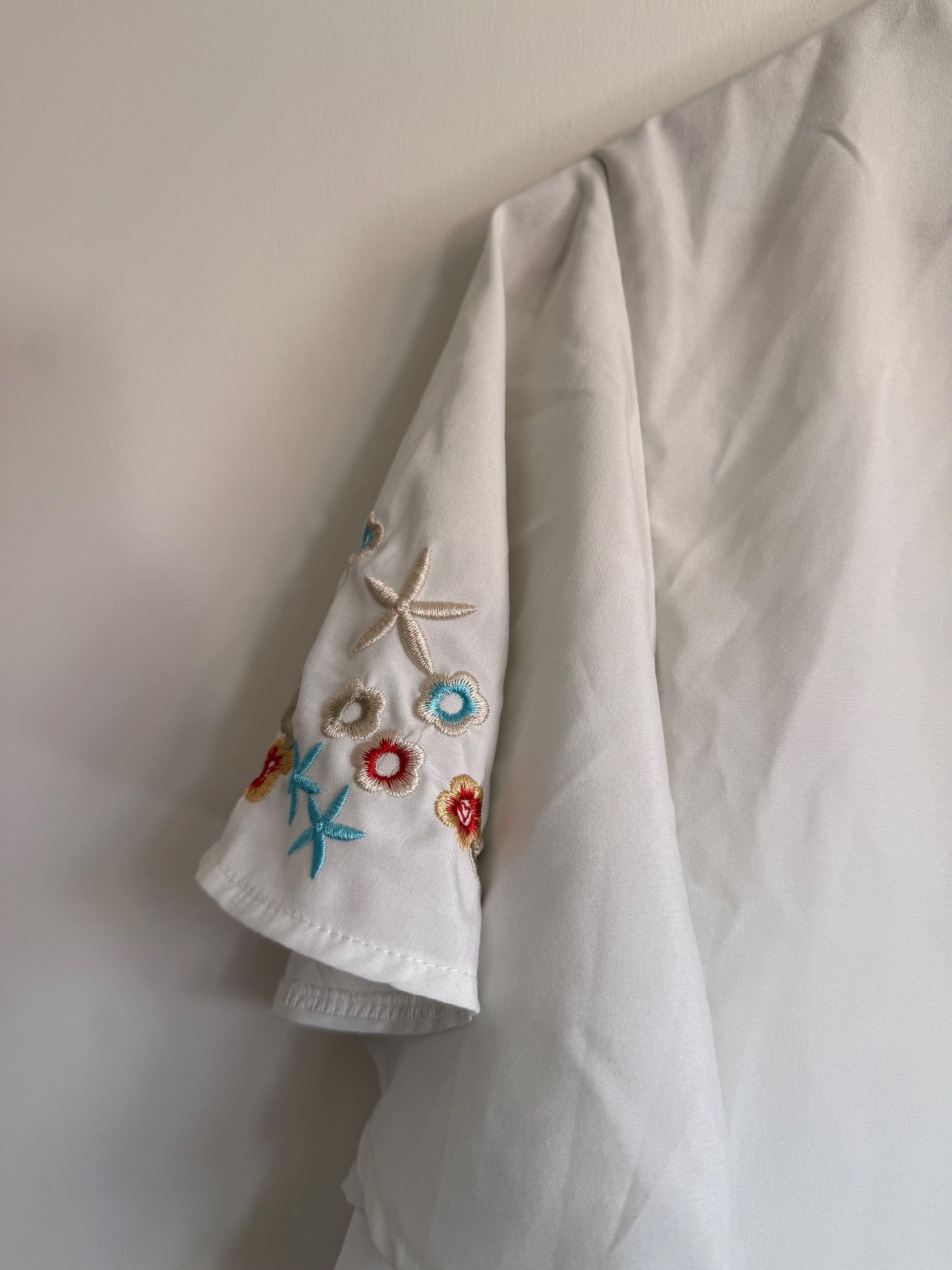 Vintage White Embroidered Flutter Sleeve Blouse | Floral High Neck Top | UK 12-14