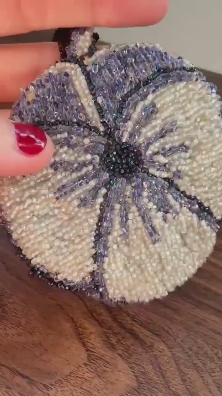 Antique c.1920 Pansy Flower Glass Beaded Wristlet Purse Art Deco Floral Coin Bag
