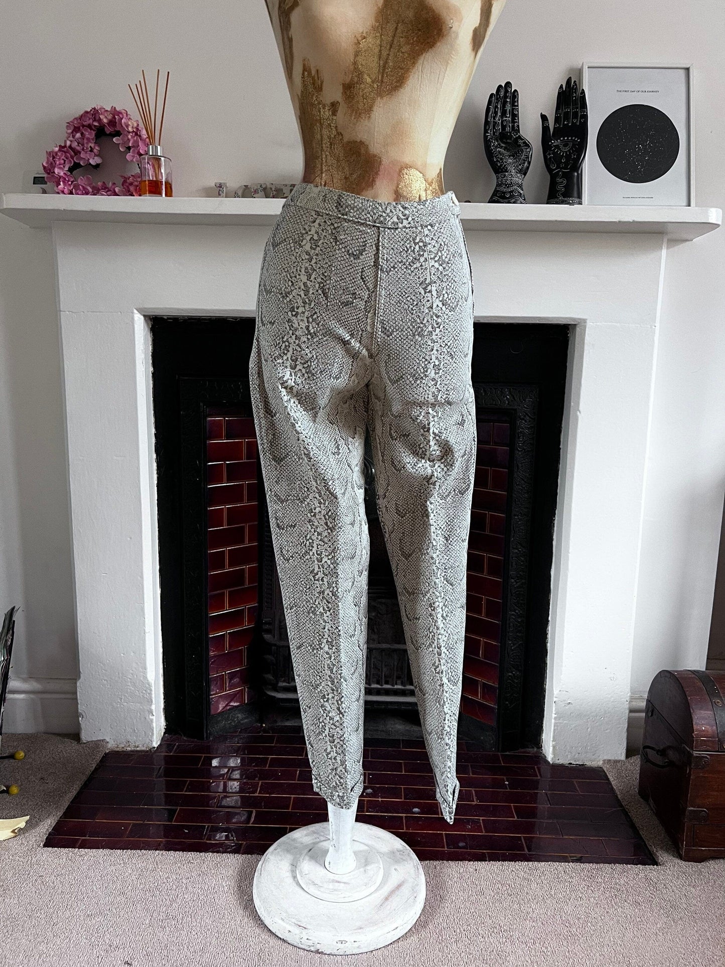Vintage Trousers Stretch Snakeskin Jeans Leggings cream snakeskin with pockets and side zip
