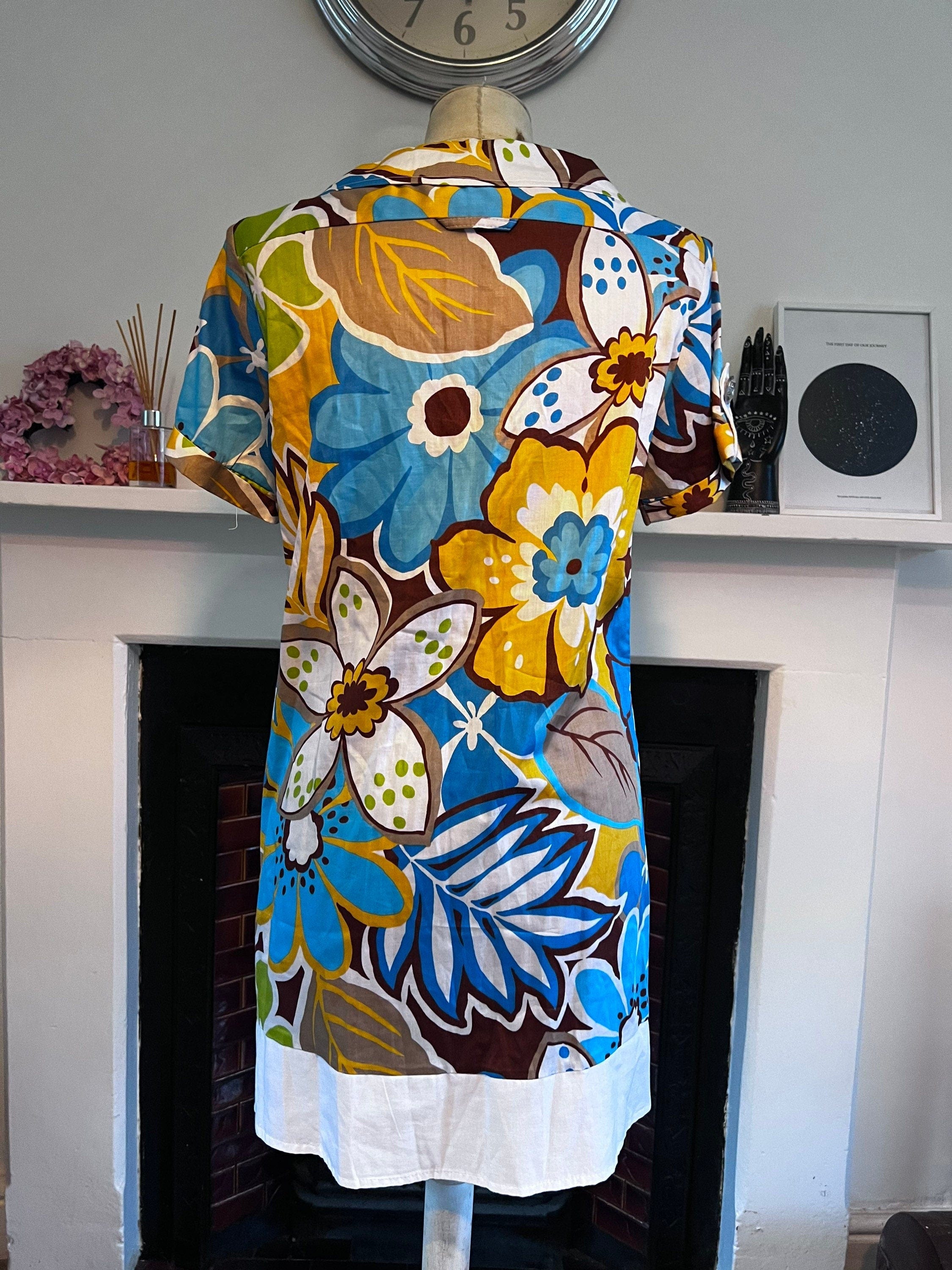 Hawaiian vintage Tunic Dress 60s Style with big hem buttons blue