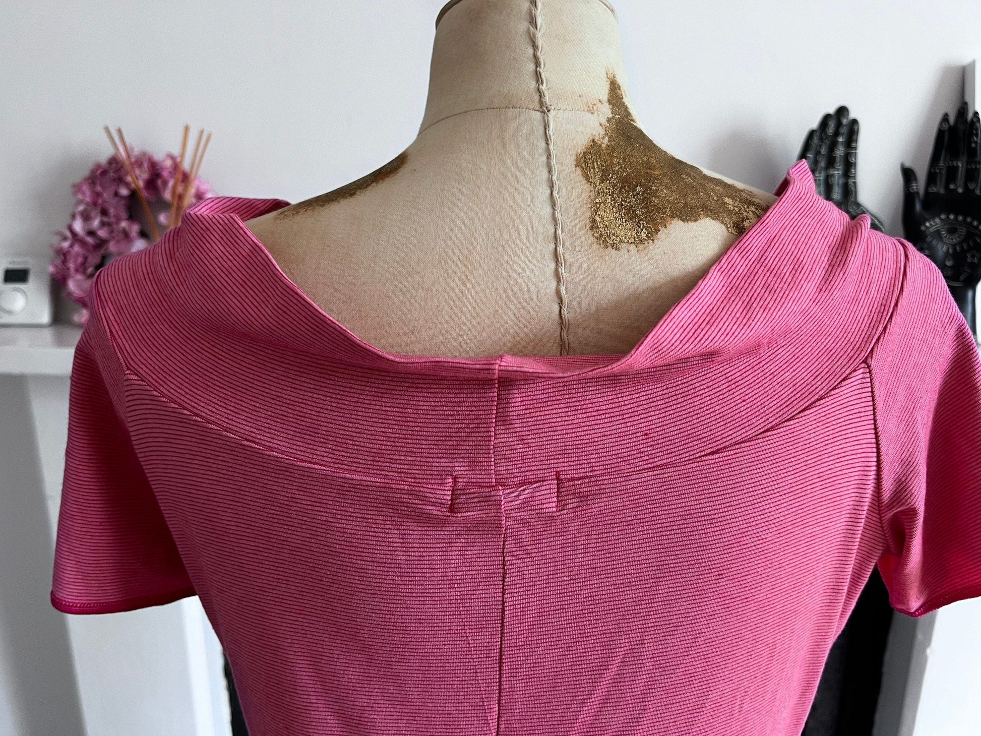 Pink Black Vintage Jersey Dress - Sunbathing Lady Dress - Off the shoulder summer dress in cute jersey fabric