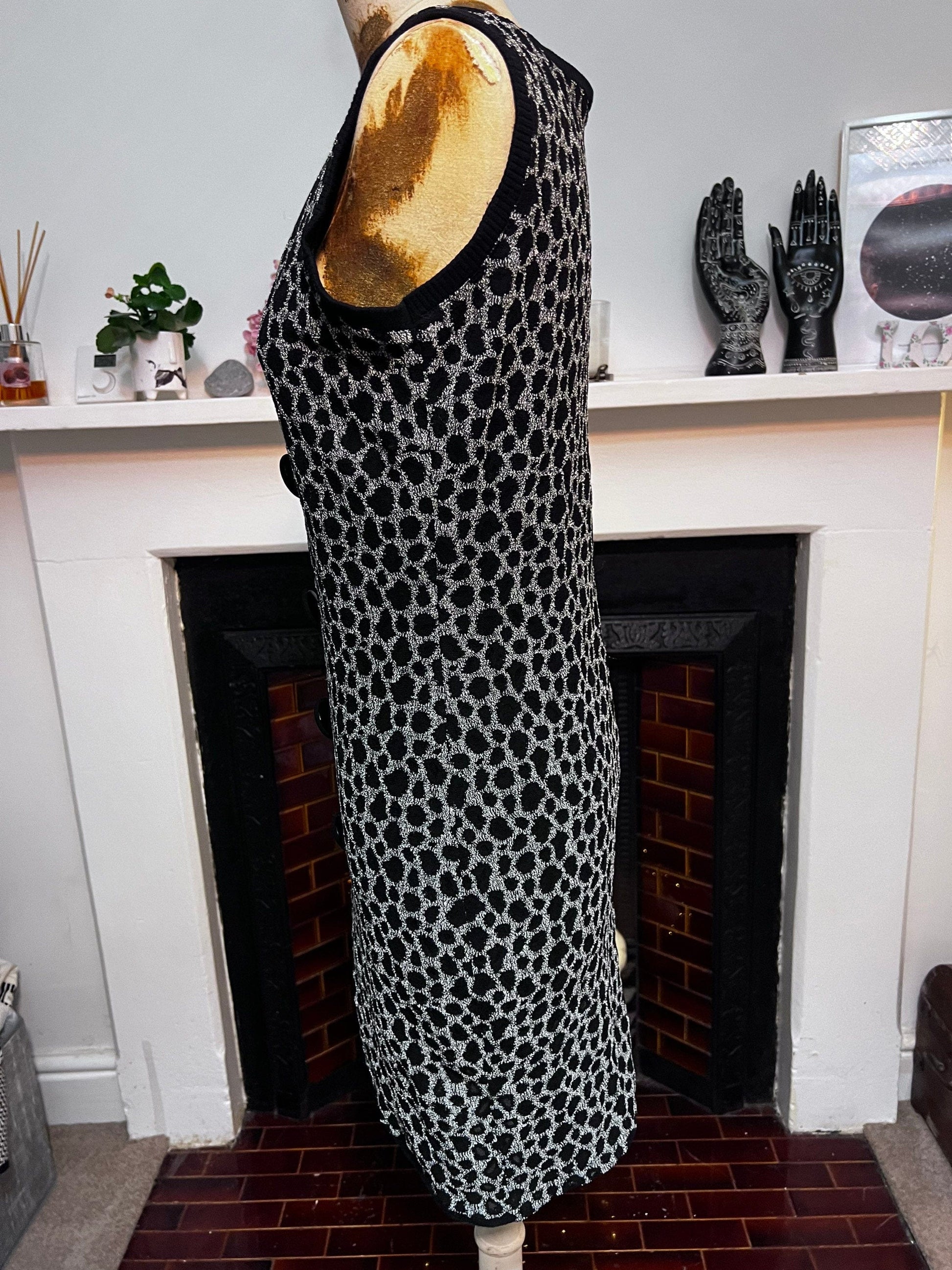 Vintage 80s Black Stretch Knit Leopard Sleeveless Dress neckline with Chunky Buttons   UK8-10