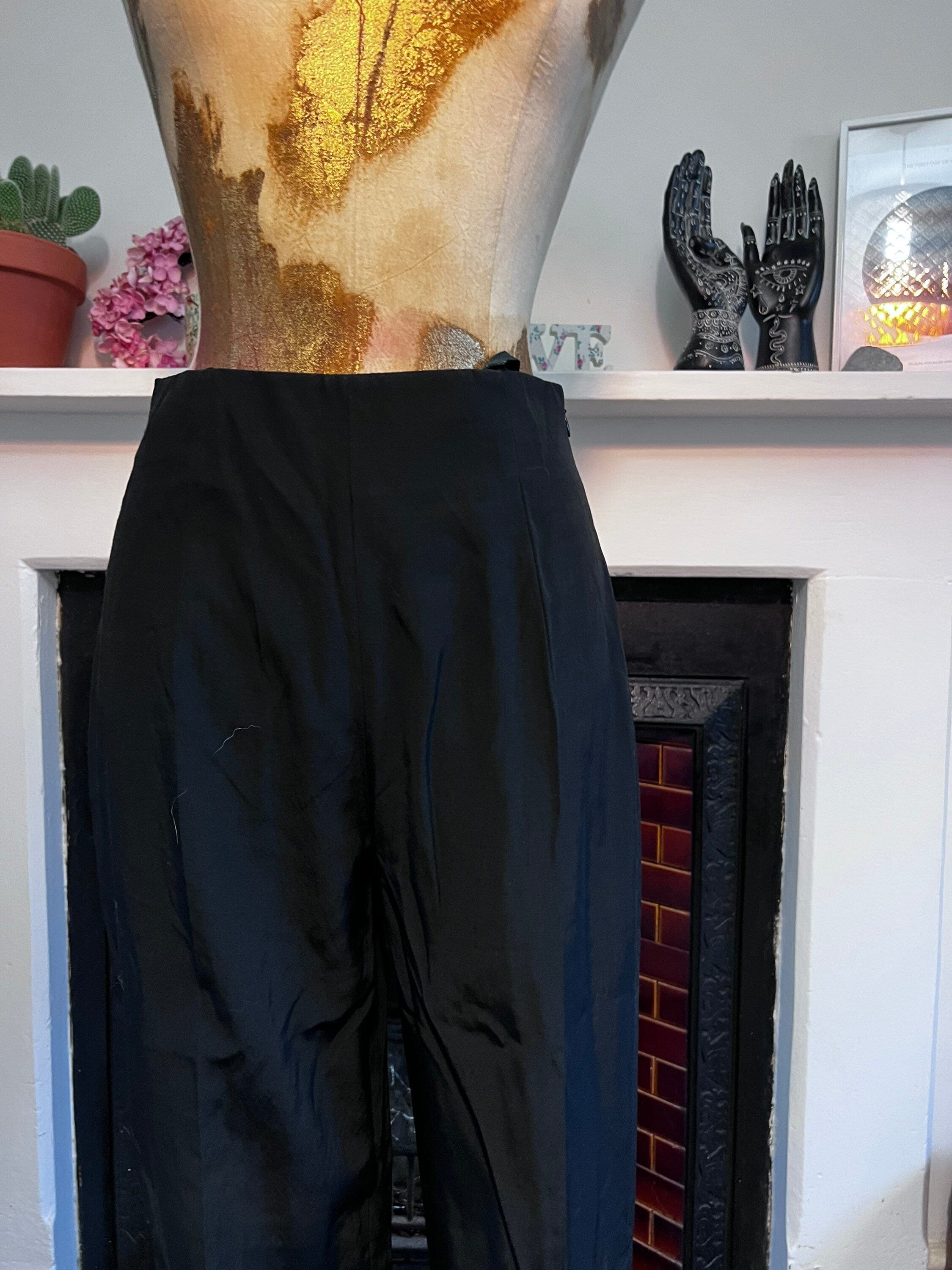 Ladies discount pleated trousers