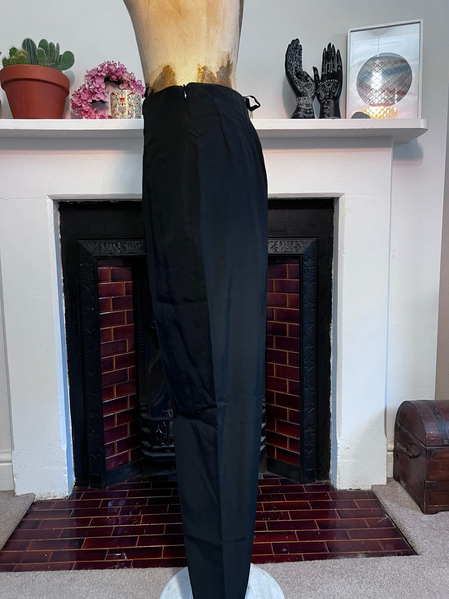 Vintage black trousers High waisted ladies pleated trousers black - with turn-ups UK8-10