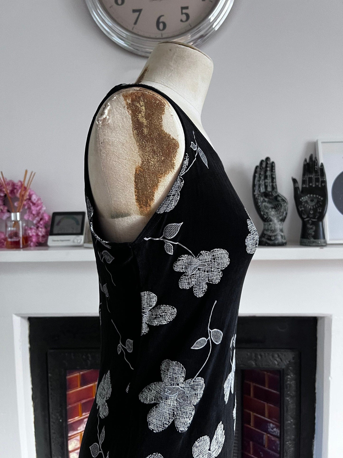 Vintage Black white Floral Maxi Dress - Size UK8/12 Stretch Lycra Body Con Black & White Dress with front split