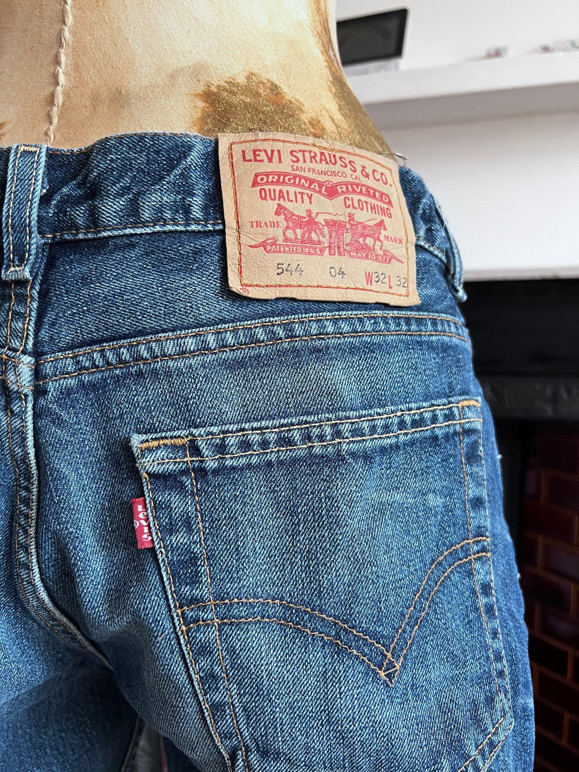 Vintage Denim Short Levi Cut Offs W32 - light stone wash denim shorts - Levi Jeans Cut Offs 544