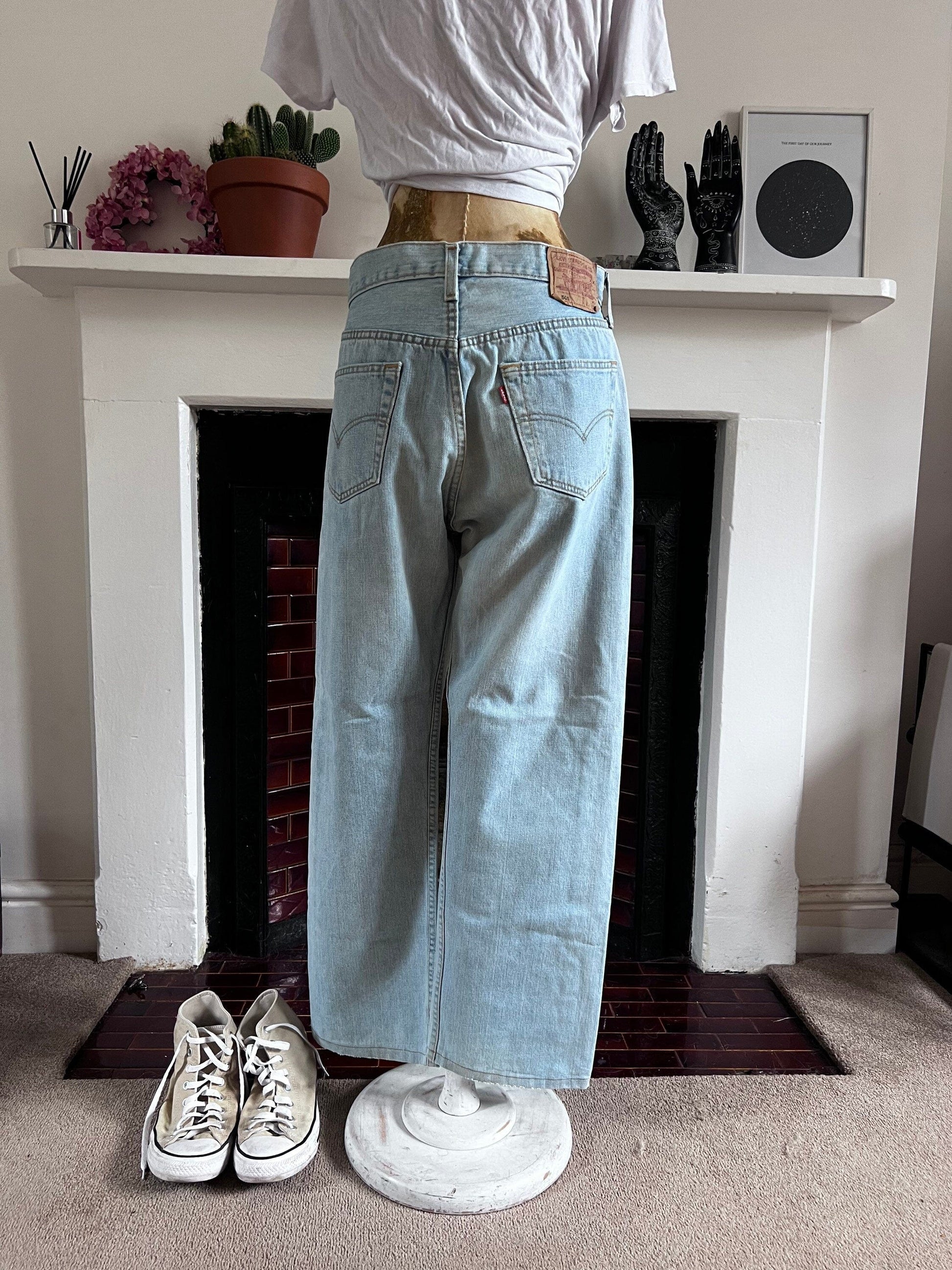 Vintage Levi 501 Jeans - light stone wash denim jeans  - Levi Jeans 501 Button Fly  W 36 L30