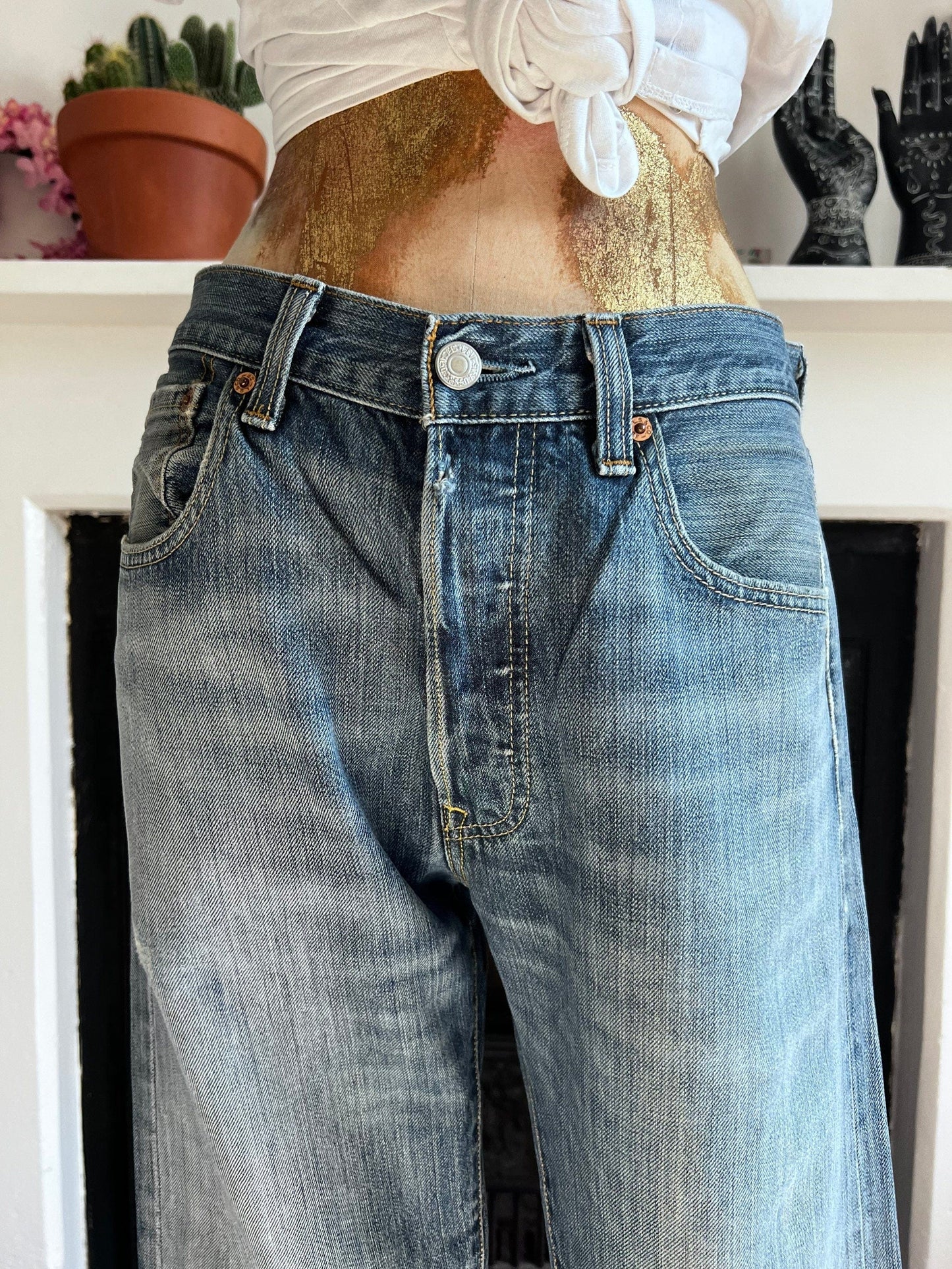 Vintage Levi 501 Jeans - light stone wash denim jeans  - Levi Jeans Original 501 Button Fly  W32 L31