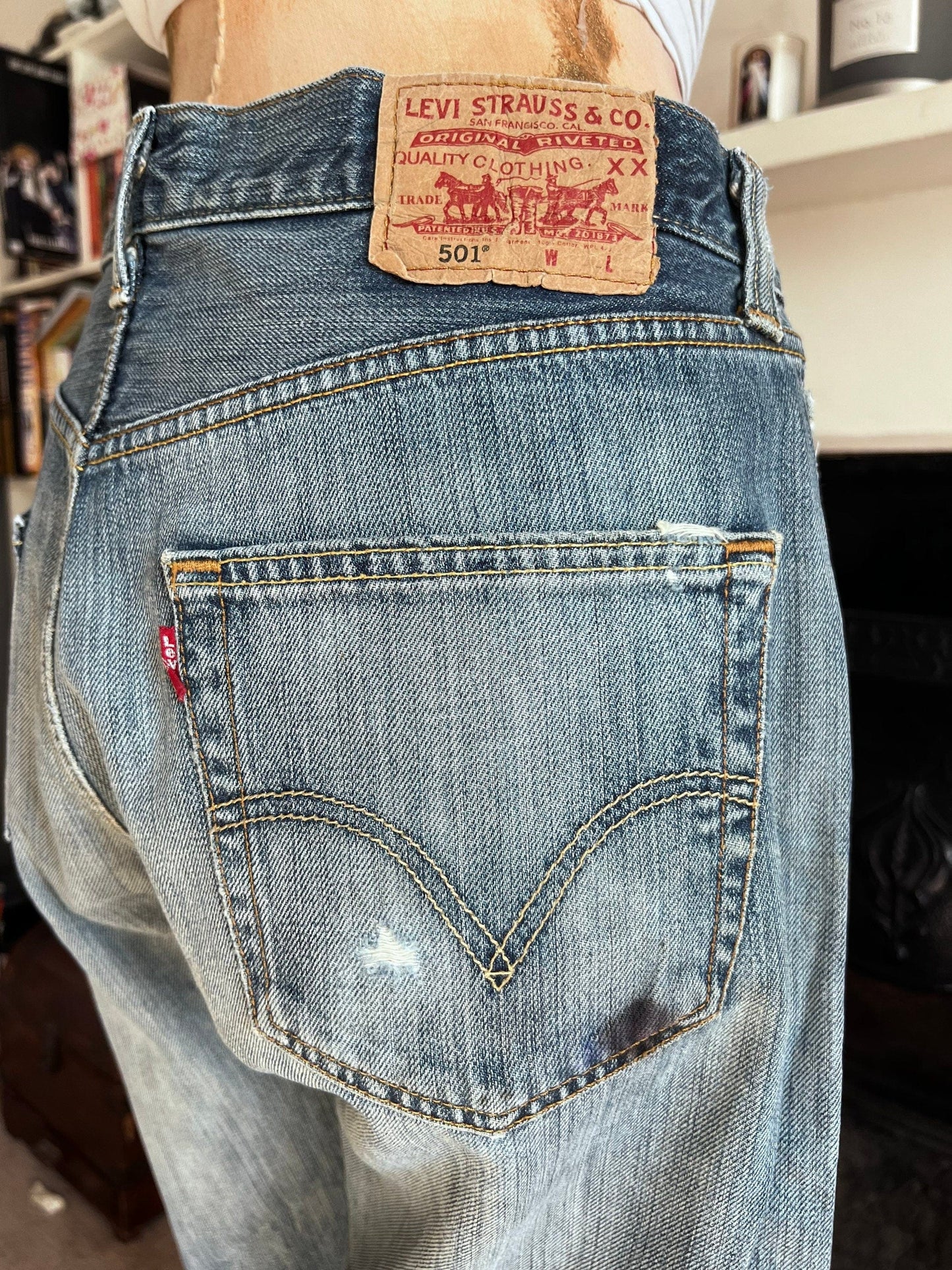 Vintage Levi 501 Jeans - light stone wash denim jeans  - Levi Jeans Original 501 Button Fly  W32 L31