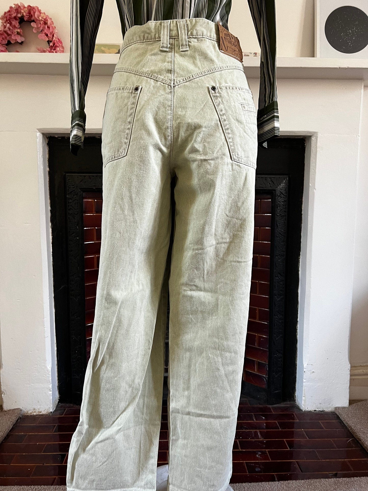 Vintage pale green 90s Jeans - W32” L29”” UK12