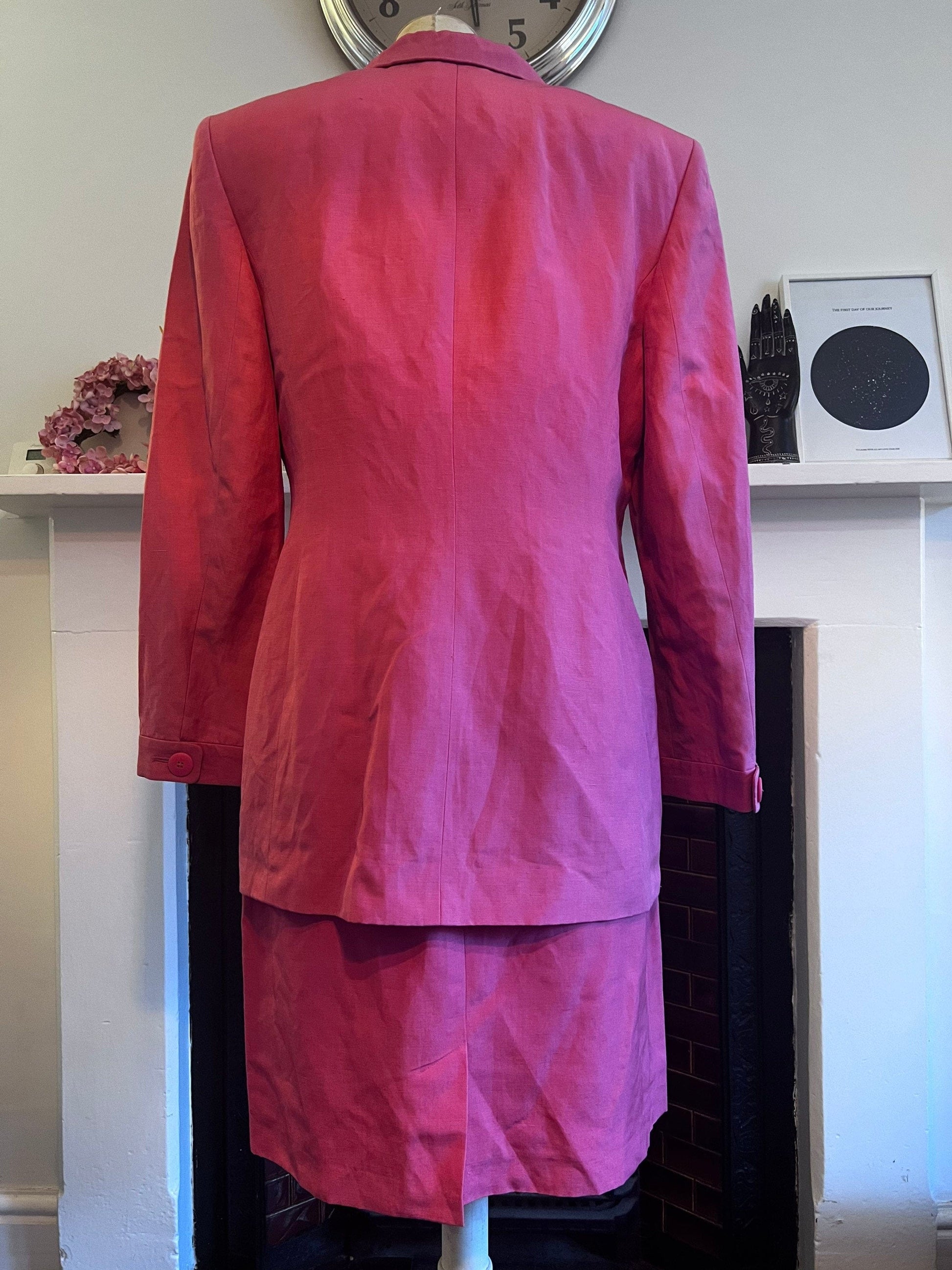 Vintage Silk Suit Linen Skirt Suit - pencil Skirt and longline blazer with pocket details Size UK12 - Pink 1990s