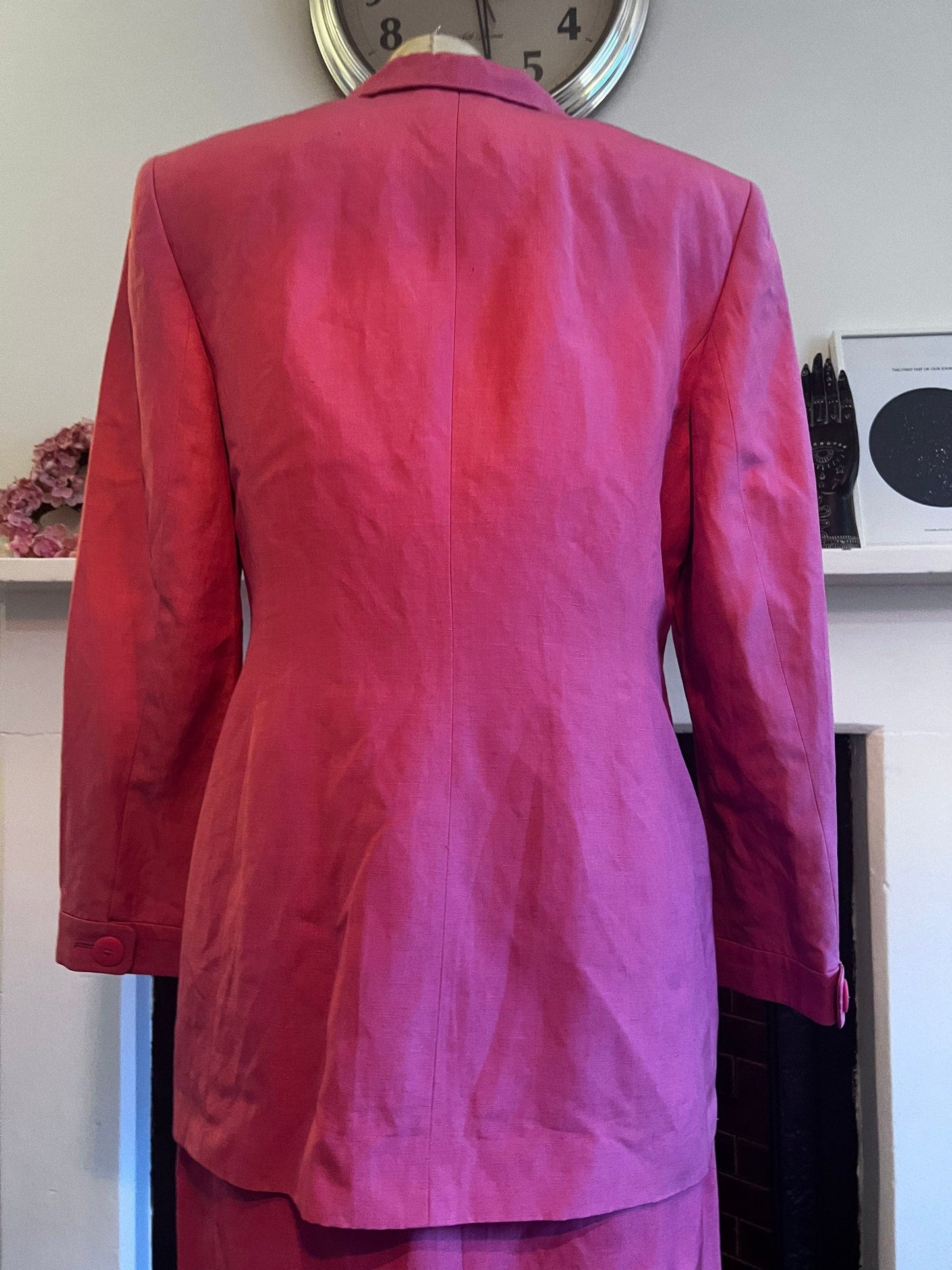 Vintage Silk Suit Linen Skirt Suit - pencil Skirt and longline blazer with pocket details Size UK12 - Pink 1990s