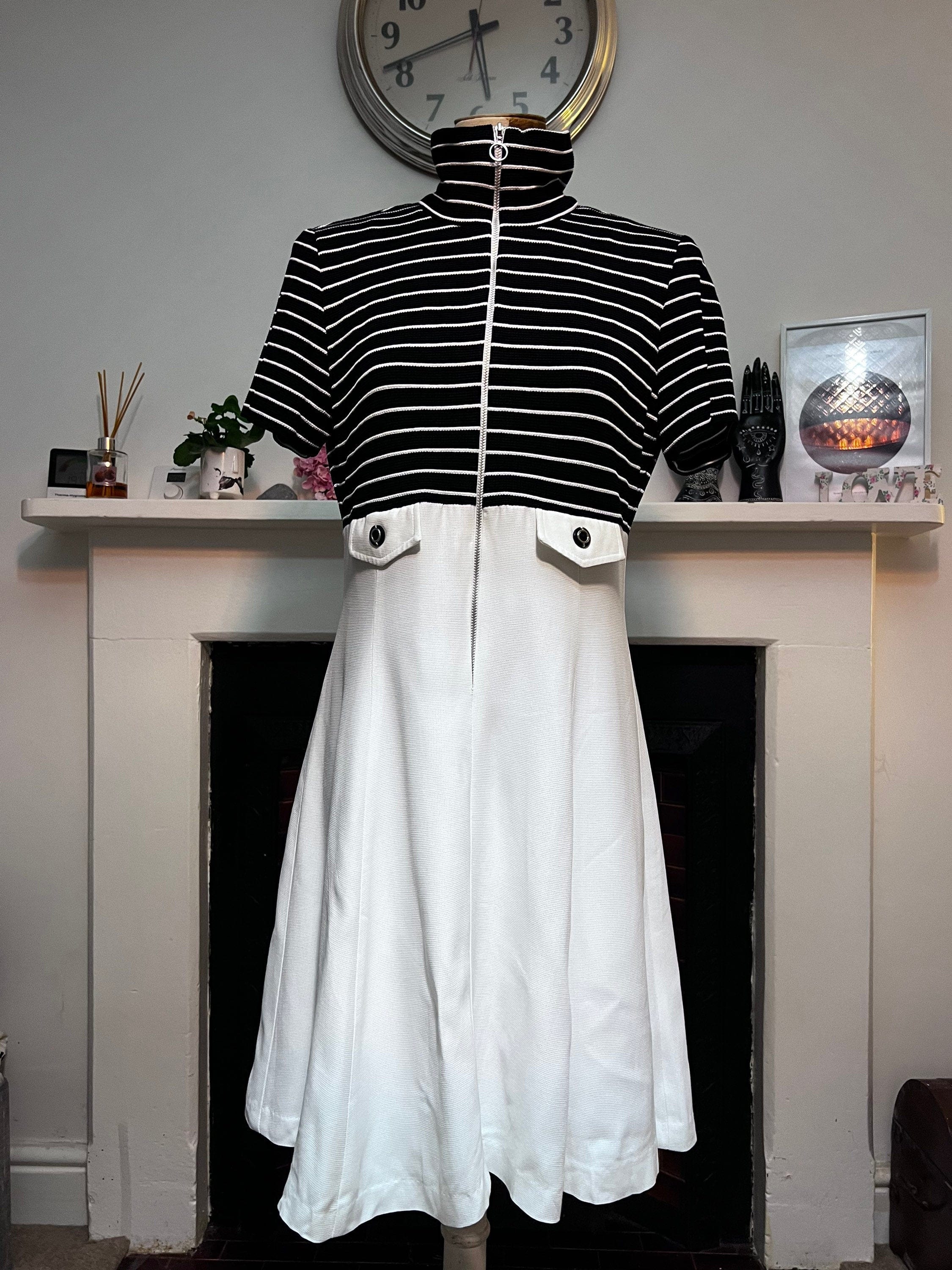 Black and white hotsell striped skirt 50s