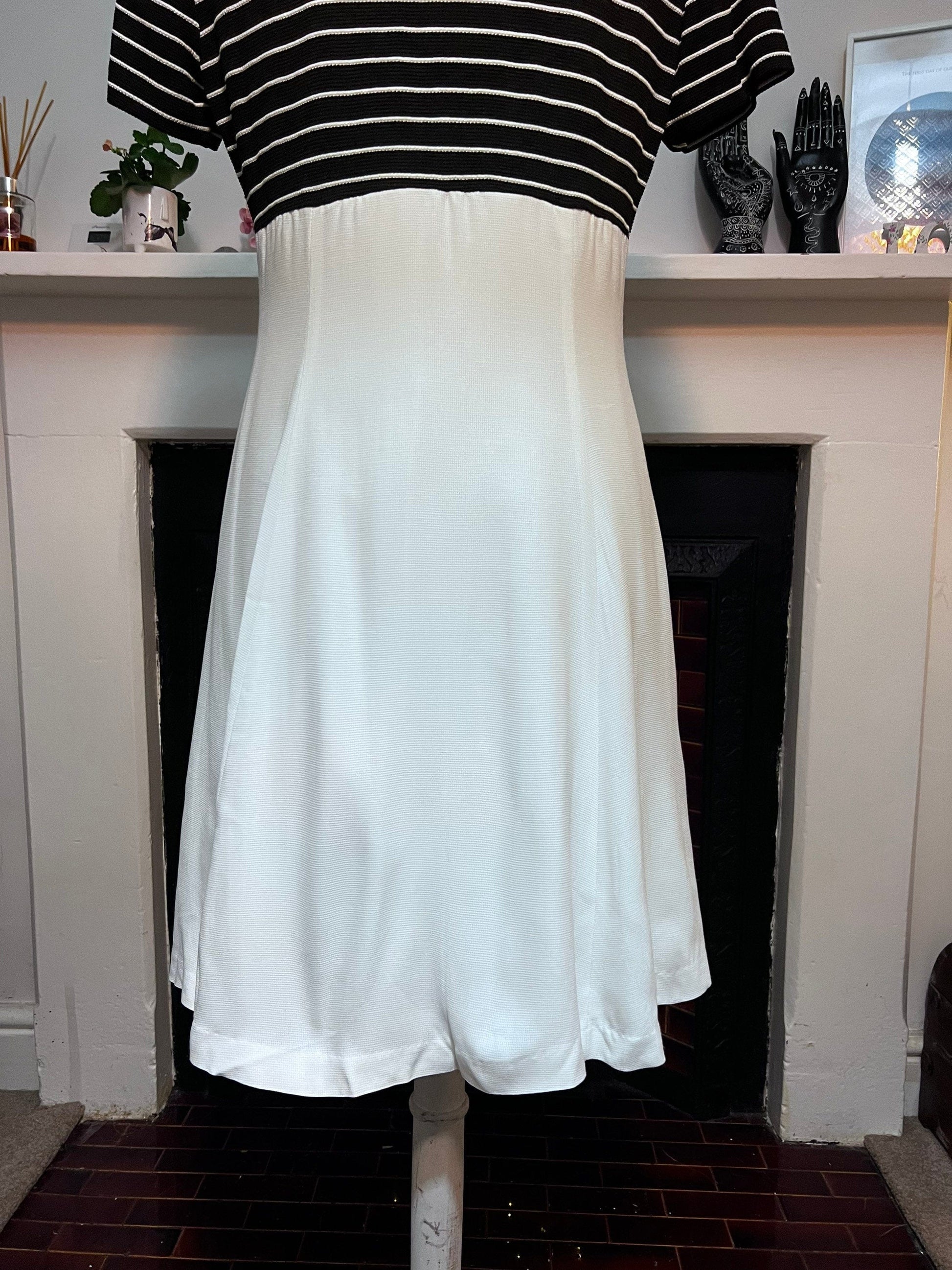 Vintage Striped Tennis Dress Zip Front white Skirt Black and White Turtle Neck Dress Short Sleeve US10 -1980s