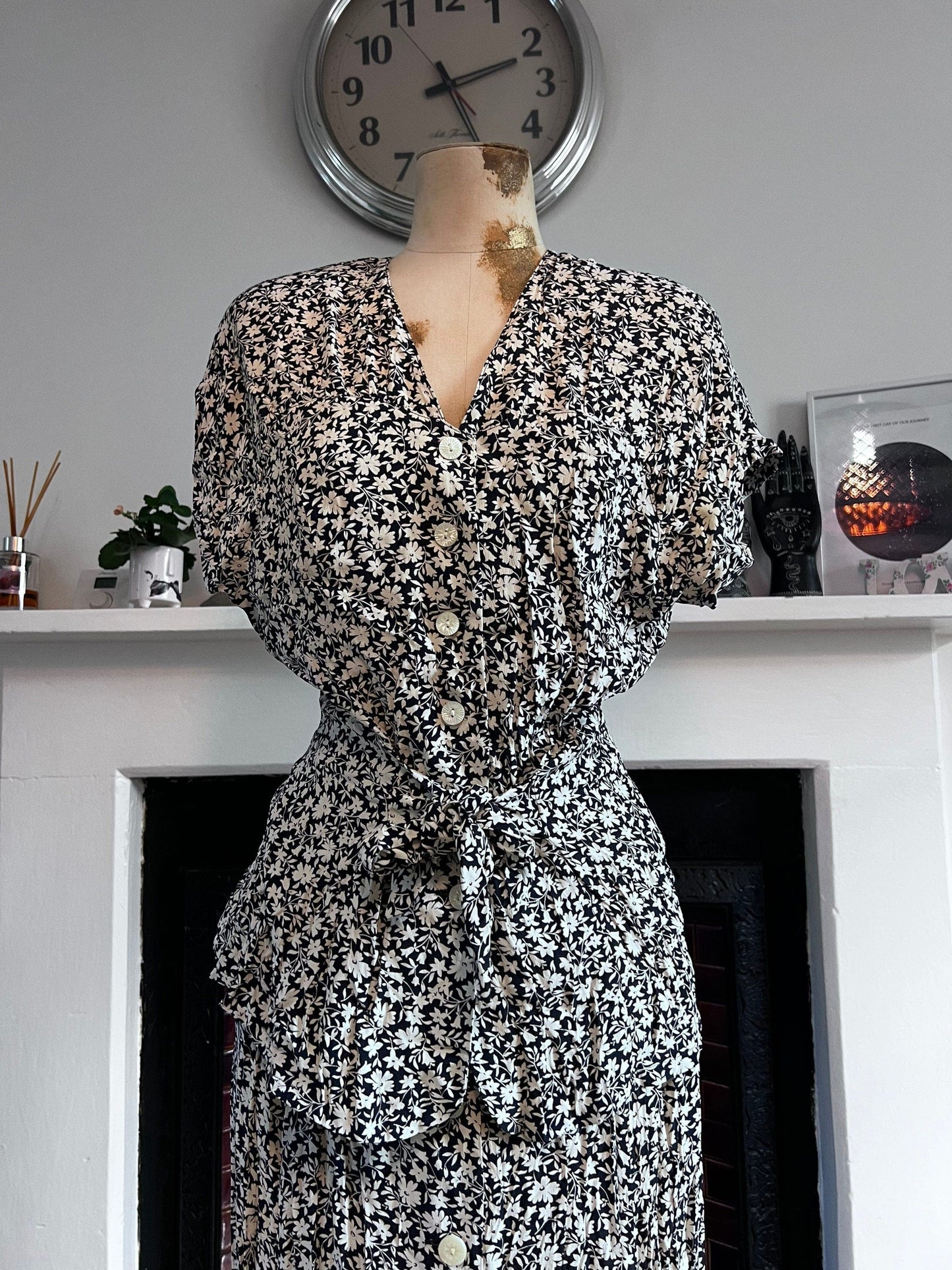 Vintage Suit 80s two peice skirt & top navy and white floral  dot - 1940s Style waist tie fitted blouse 1980s two piece set by Betty Barclay
