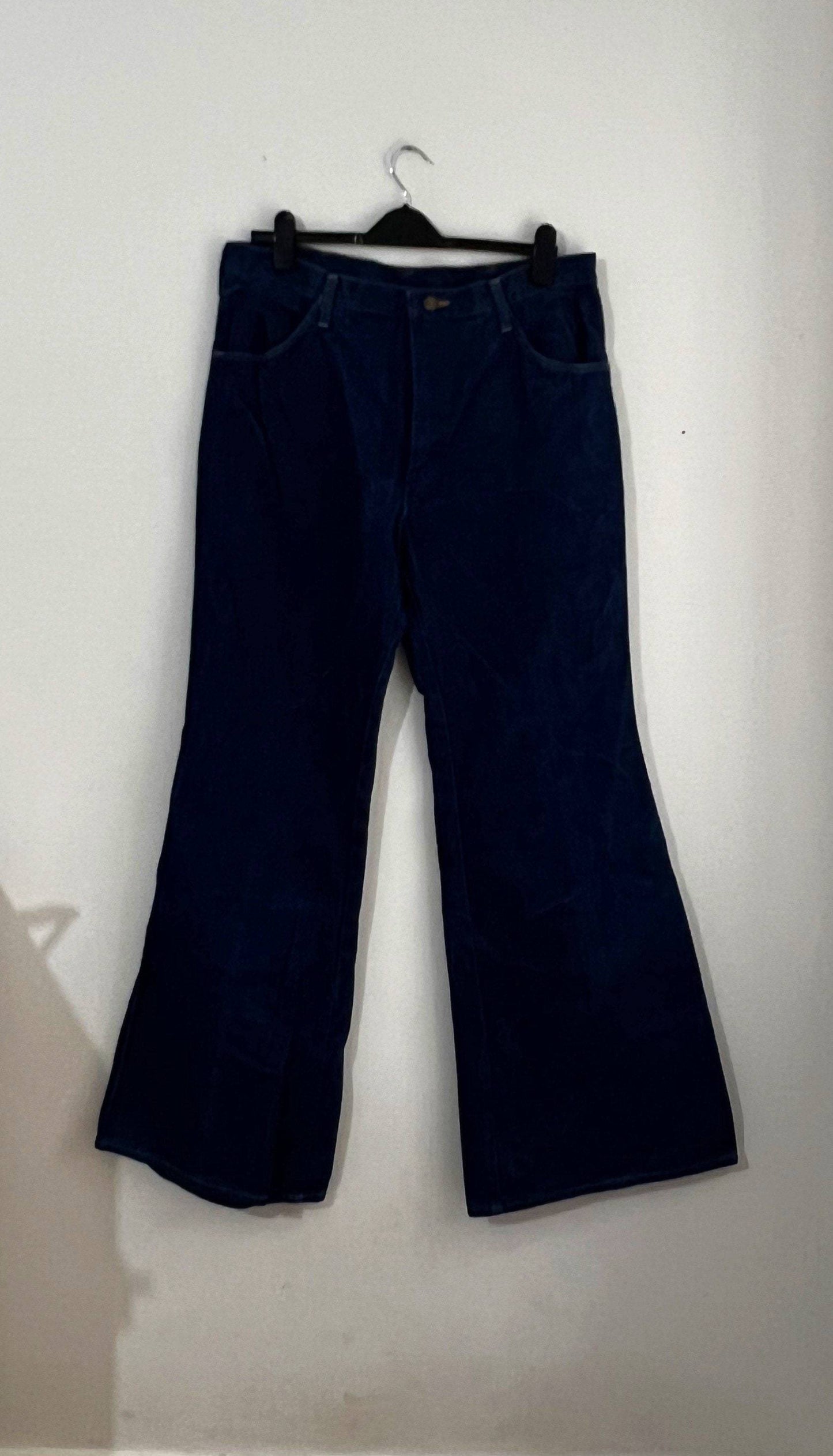Vintage Wrangler Jeans Vintage Wrangler Jeans W38 L32 Blue UK Size 16 Pretty Vintage - Hand Curated Vintage