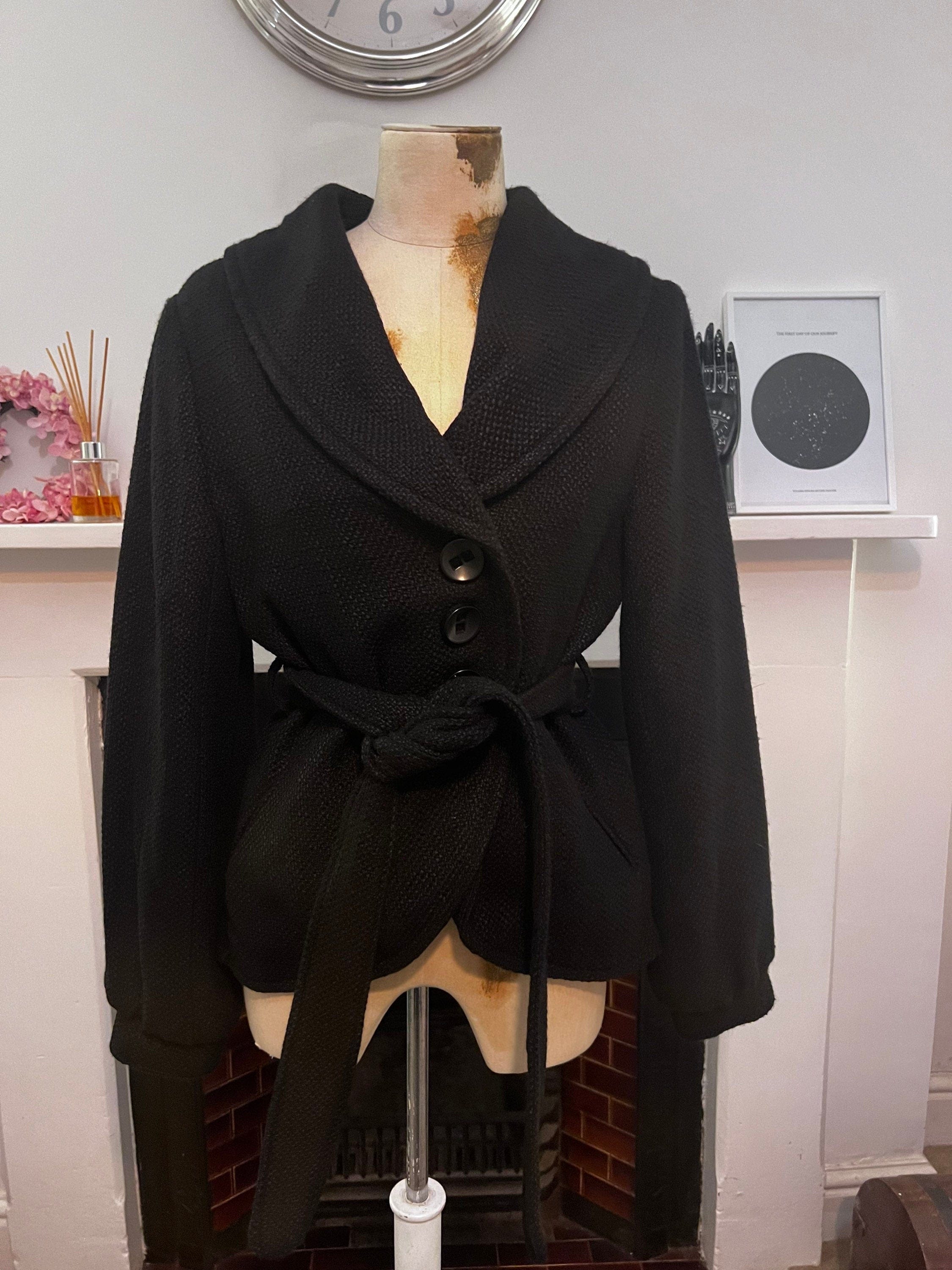 H and top m black coat